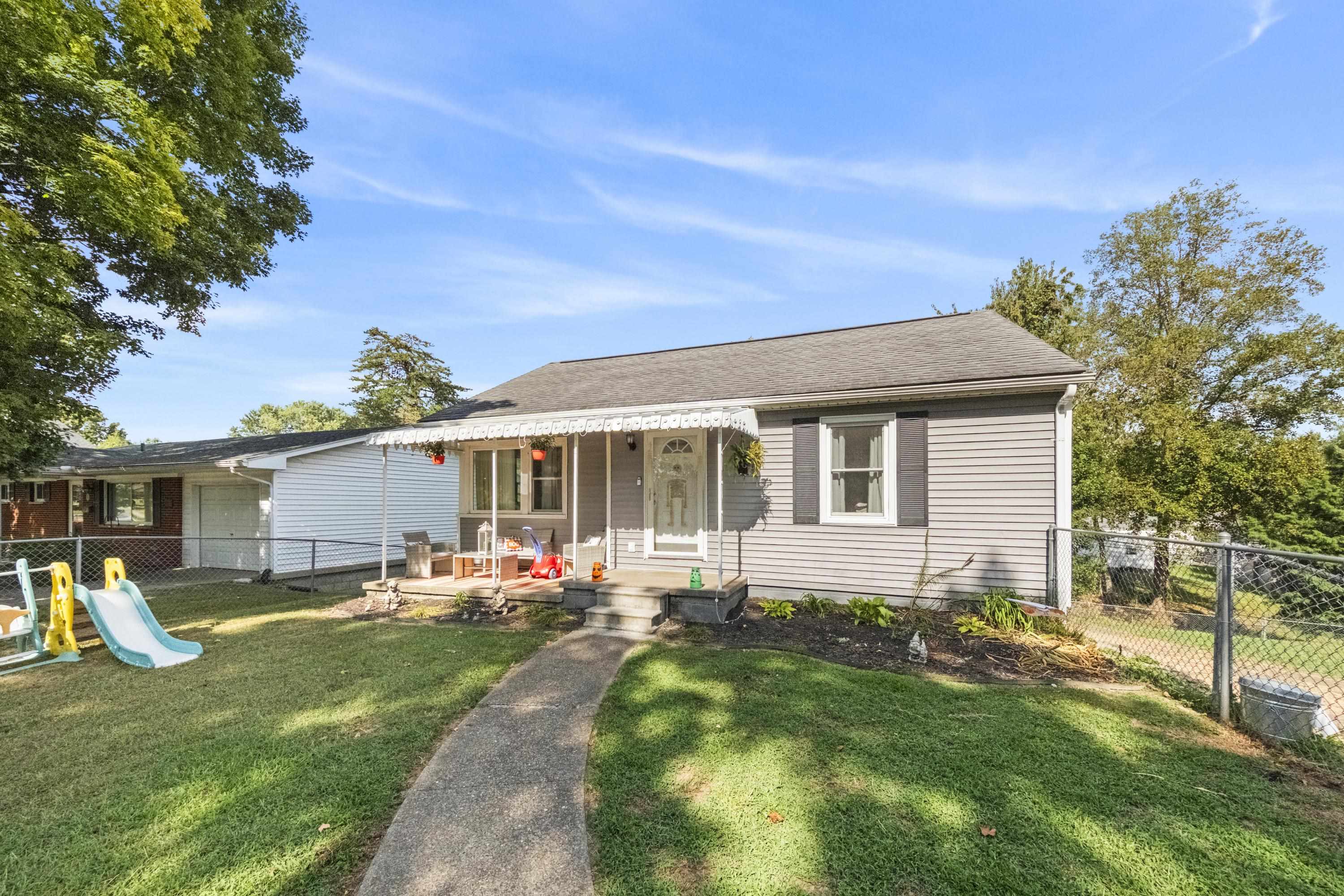 https://zimg.paragon.ice.com/ParagonImages/Property/PH/AABRKY/61225/2/0/0/645f871f8a57380467b3f8c7e0e7df05/0/f7c0878b518b44241cfbd63f8a5ecbea/61225-827f77d6-3fbd-4d18-ad7a-c1700079e4fa.JPG