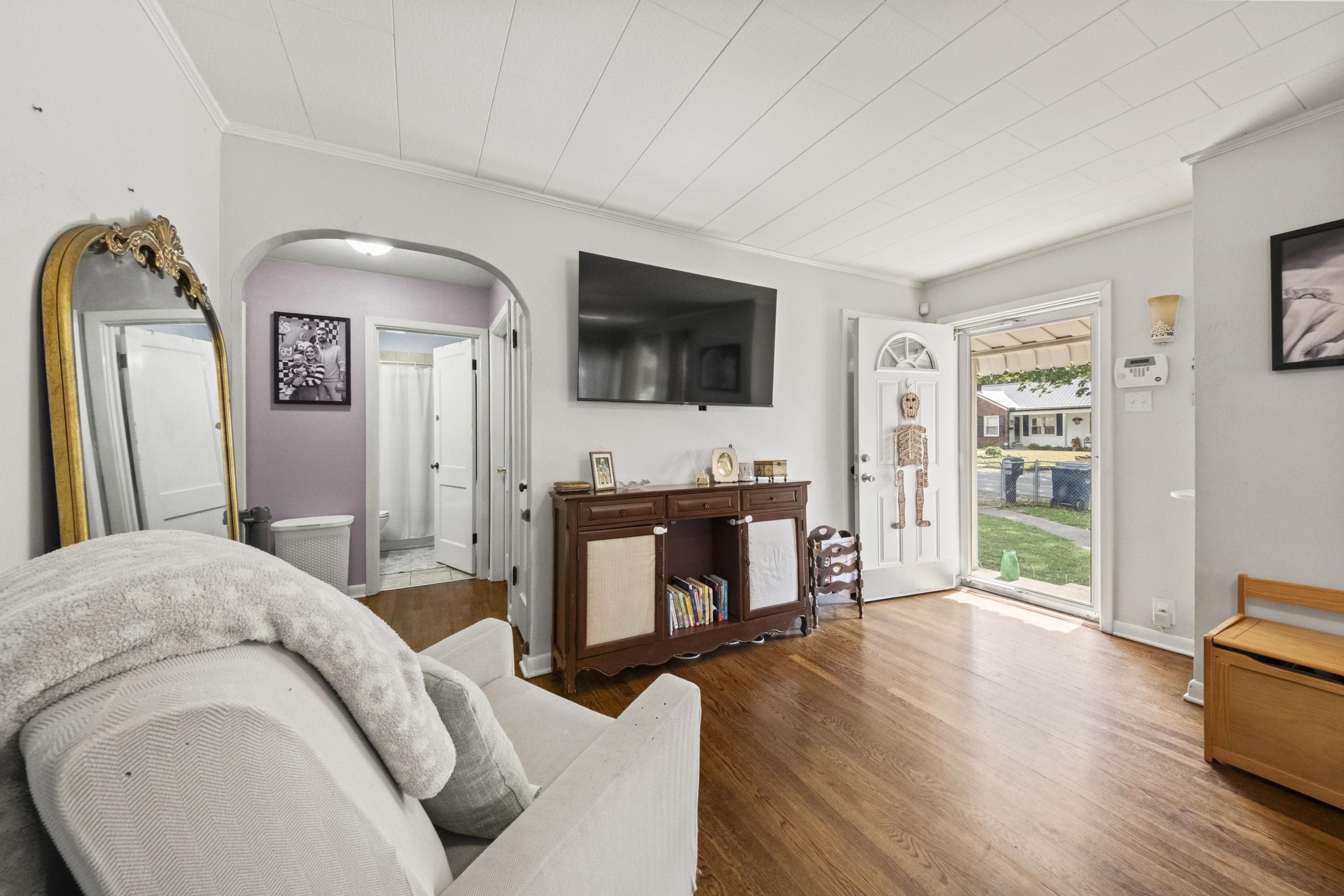https://zimg.paragon.ice.com/ParagonImages/Property/PH/AABRKY/61225/6/0/0/15a4e375faf85b16258734f1ab93ebe1/0/f7c0878b518b44241cfbd63f8a5ecbea/61225-2098032d-b3c9-4149-bd53-7471c6ec9dfc.JPG