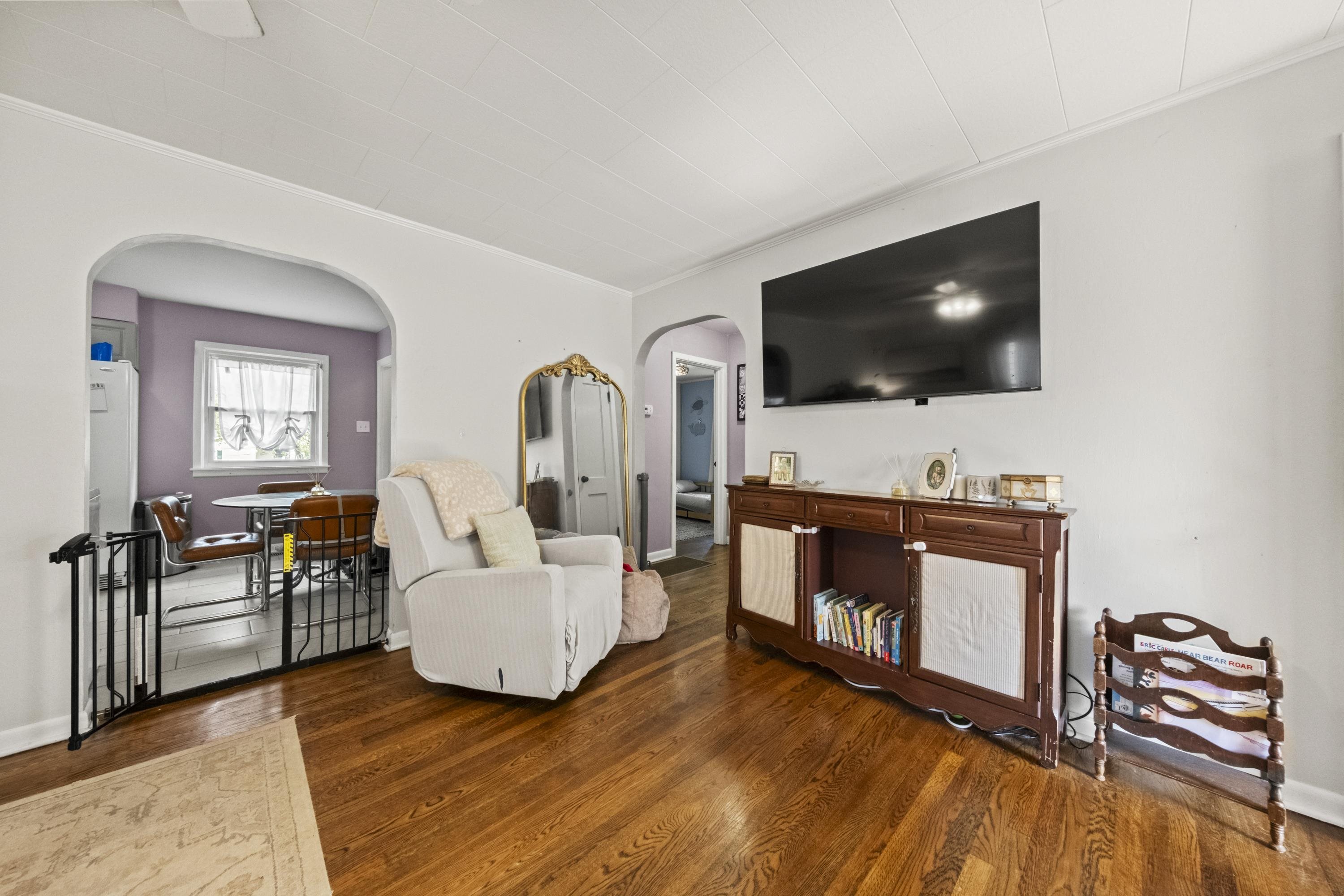 https://zimg.paragon.ice.com/ParagonImages/Property/PH/AABRKY/61225/7/0/0/90385ef1957726f7722ce94b93bcf997/0/f7c0878b518b44241cfbd63f8a5ecbea/61225-ce268045-6795-458d-a5a7-c71489d2947e.JPG
