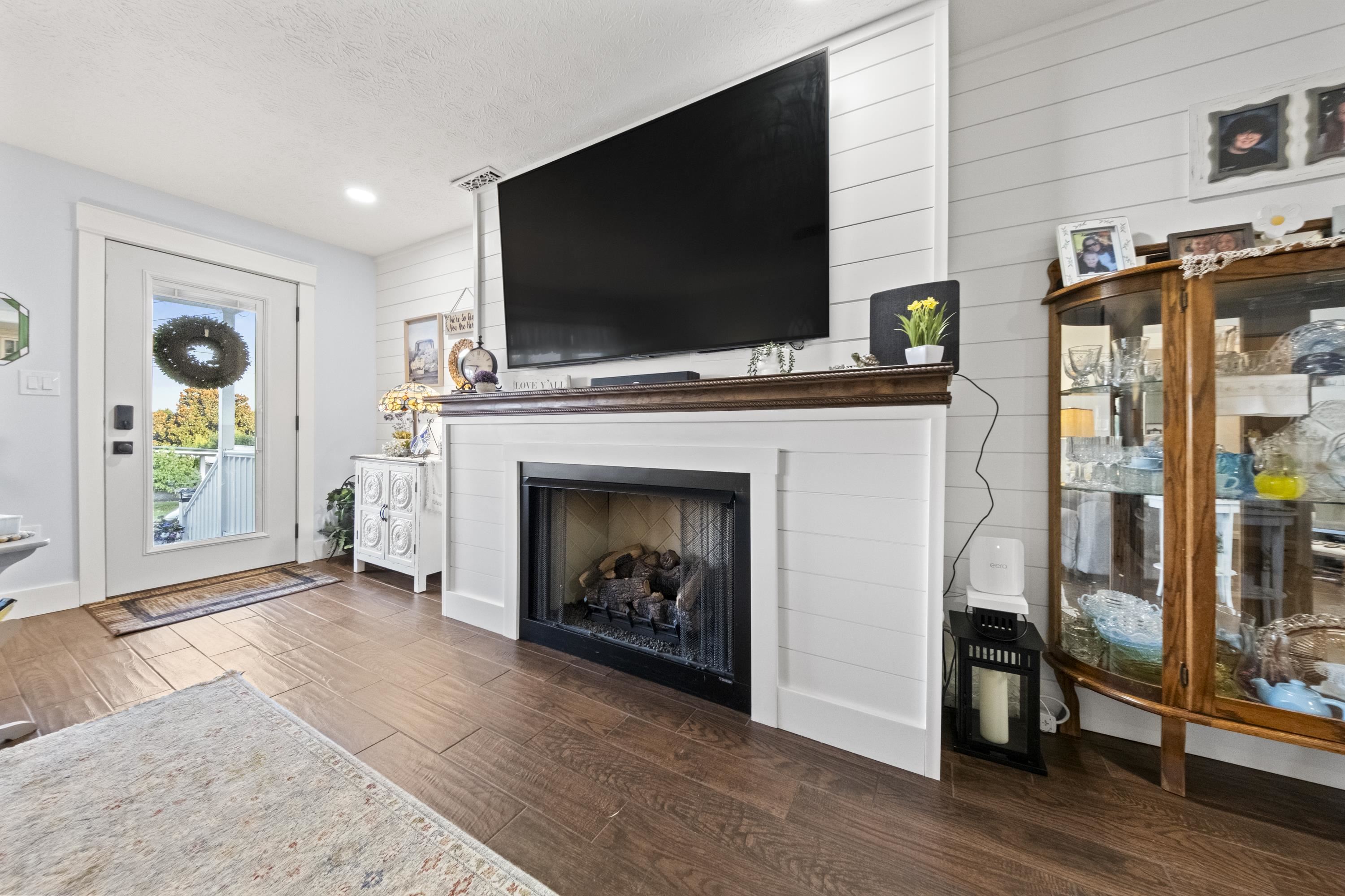 https://zimg.paragon.ice.com/ParagonImages/Property/PH/AABRKY/61229/11/0/0/c3654673b787d870b9a9945de8d36089/0/f19bb48554ce99663322ef37d911ab7f/61229-5e951d54-9a45-4ed5-9aba-d42b606f8c5d.JPG