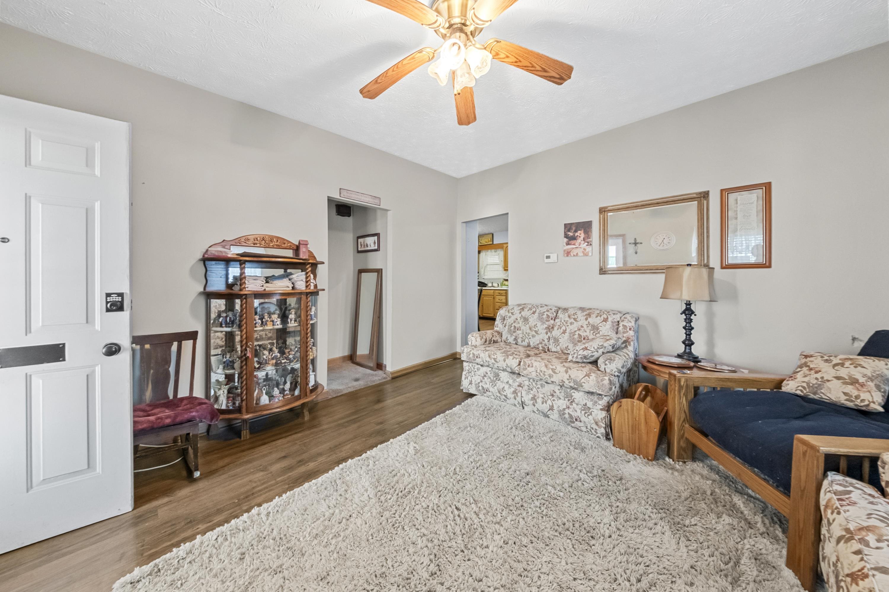 https://zimg.paragon.ice.com/ParagonImages/Property/PH/AABRKY/61230/8/0/0/a73f28f72c364b0c6084f82eb3c2fc78/0/f6481d4e34a783710043c6a59816b0d1/61230-77a8dcca-2c6c-44f7-b919-4c74a9f88aac.JPG