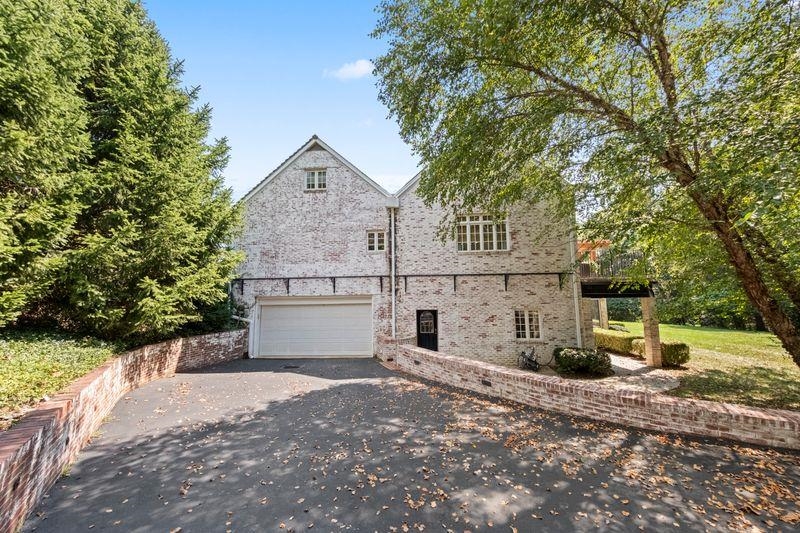 120 Country Club Drive