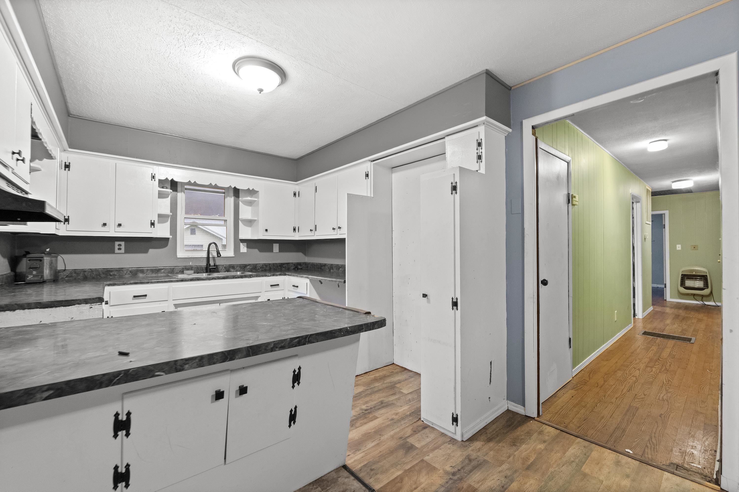 https://zimg.paragon.ice.com/ParagonImages/Property/PH/AABRKY/61232/10/0/0/b2131c7811e75cd04257d8cc0c1c4bf4/0/fb98840ffa181c24a07c6c9103222d73/61232-63487e24-825a-4259-90f9-f21d98b18412.JPG