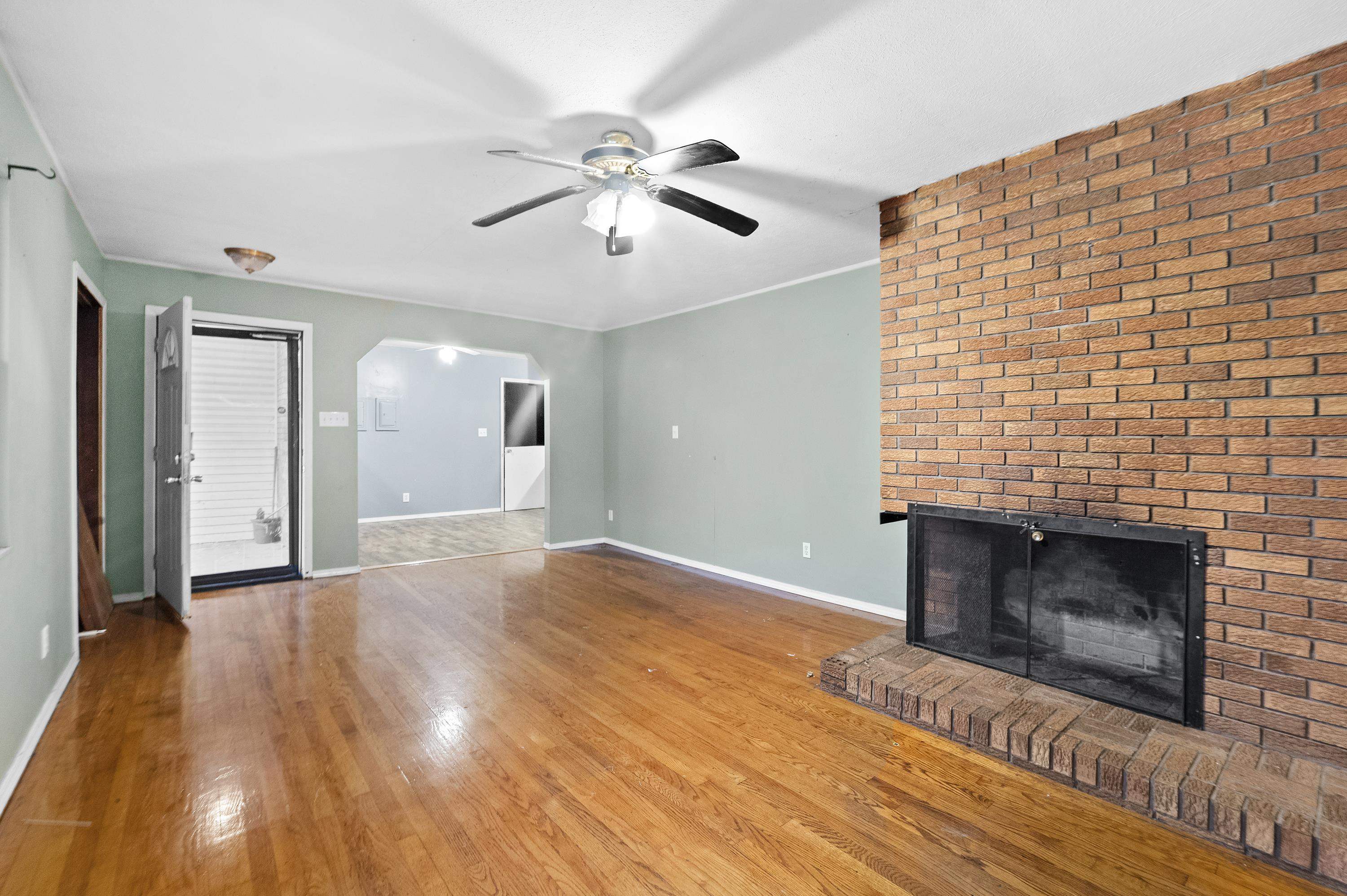 https://zimg.paragon.ice.com/ParagonImages/Property/PH/AABRKY/61232/7/0/0/2c45bc646b4a5f9c010ca8e15b05bc47/0/fb98840ffa181c24a07c6c9103222d73/61232-89211d90-6c56-4ad2-972e-3f4ad164c554.JPG
