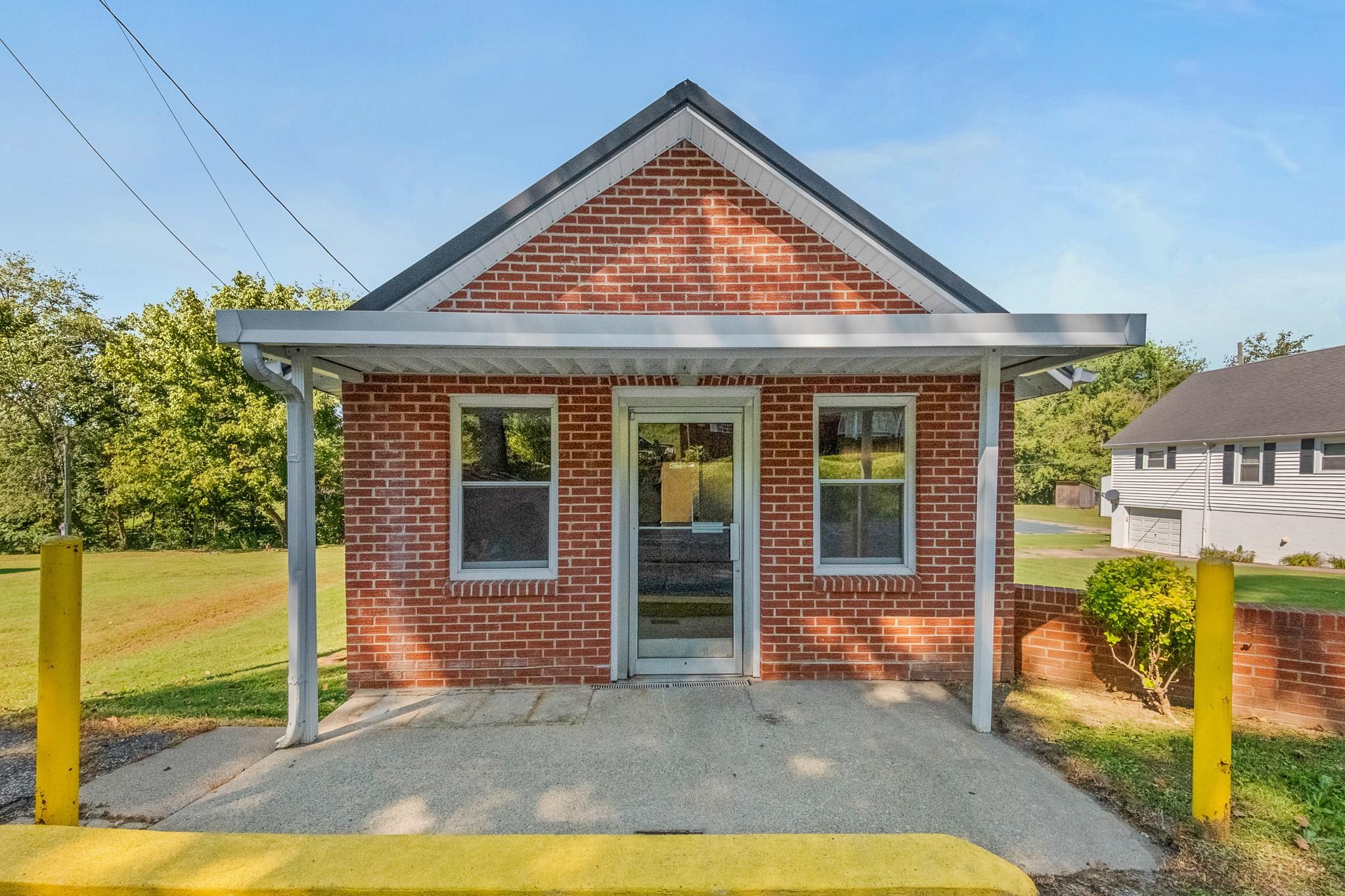 https://zimg.paragon.ice.com/ParagonImages/Property/PH/AABRKY/61238/6/0/0/fc14b9cd8b55988818bbc74ed2138a5d/0/d9166e80d21292035c8e1321f3edf3ba/61238-f7a92a20-cff5-4c4c-811d-b8f6e35b22d8.JPG