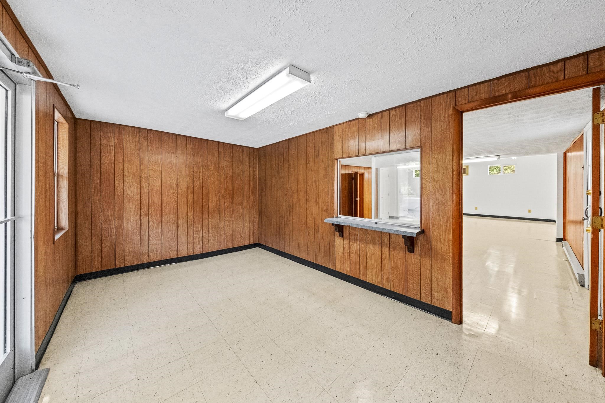 https://zimg.paragon.ice.com/ParagonImages/Property/PH/AABRKY/61238/9/0/0/fdacfbbcfb3b729f65fef5efd55fd71e/0/d9166e80d21292035c8e1321f3edf3ba/61238-ec760153-ce50-45e6-a4ce-366ecf3bce5a.JPG