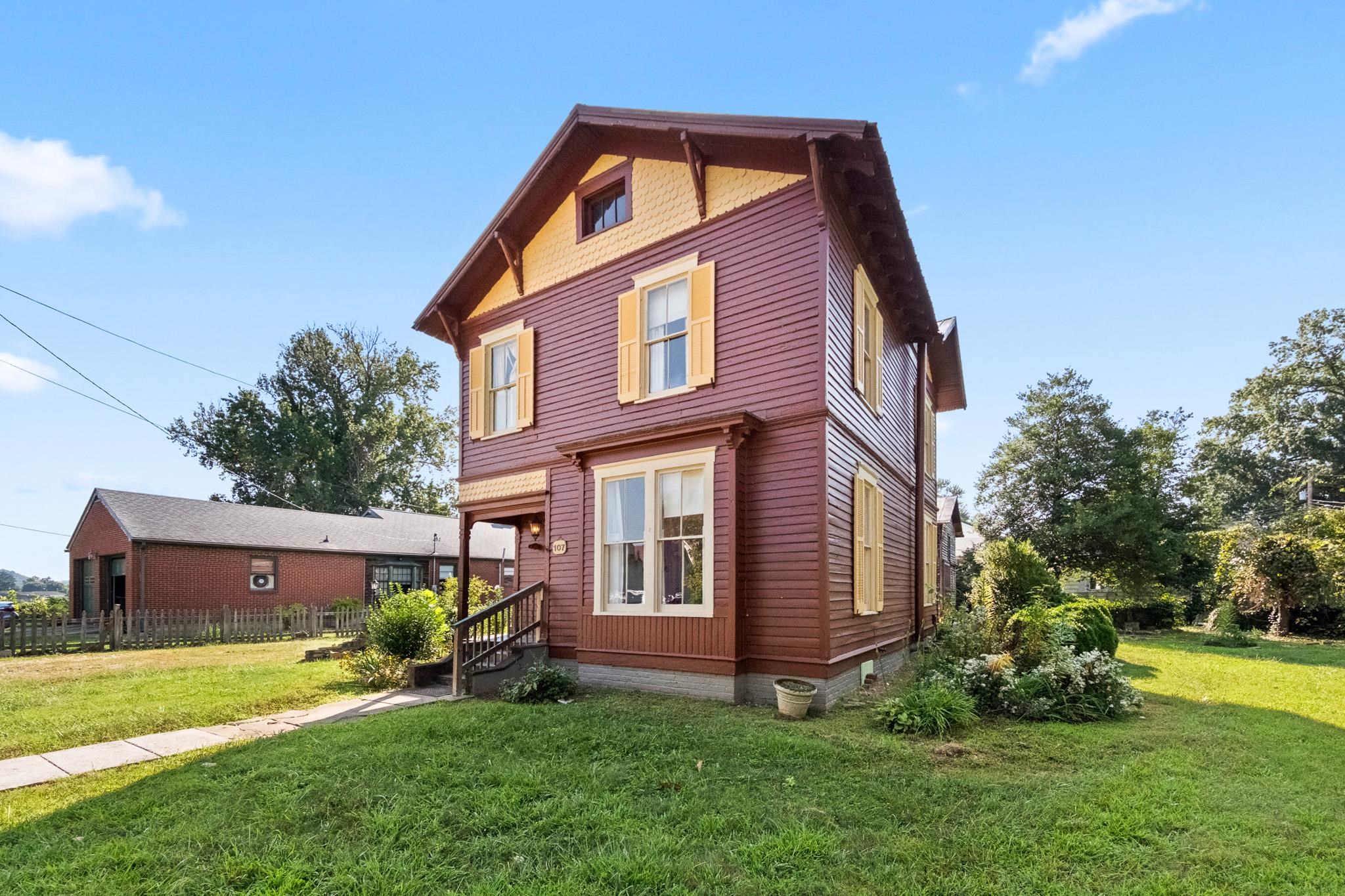 https://zimg.paragon.ice.com/ParagonImages/Property/PH/AABRKY/61240/2/0/0/92e79cce7a65b9b3f14fa47e7d627272/0/3841f7501bc809b0b624b0a432dc44fe/61240-f6d4efb3-1da5-4134-bfc8-bc98121707da.JPG