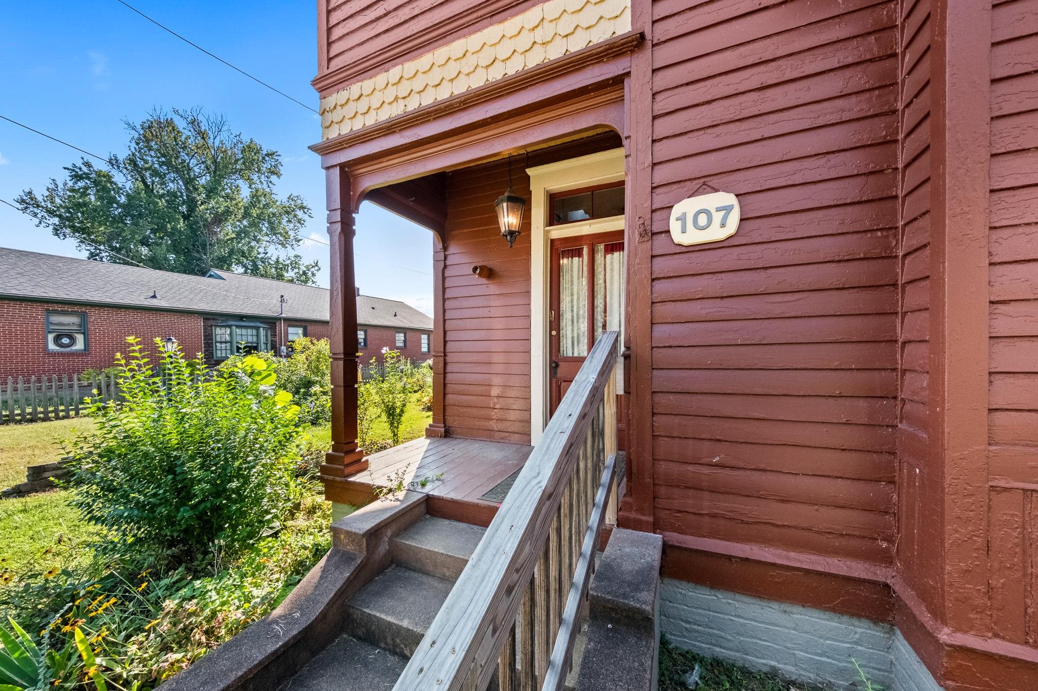 https://zimg.paragon.ice.com/ParagonImages/Property/PH/AABRKY/61240/3/0/0/ba2c59fb5ad4ba681f949d5c7c88c302/0/3841f7501bc809b0b624b0a432dc44fe/61240-c62288ab-2a96-4781-8636-928761515c41.JPG