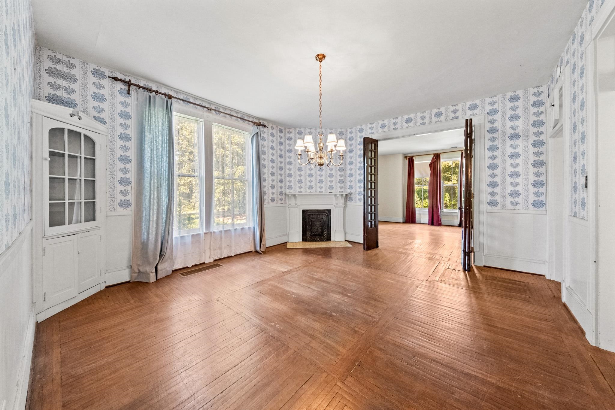 https://zimg.paragon.ice.com/ParagonImages/Property/PH/AABRKY/61240/9/0/0/41b801a754cb3a812e3571b11fdf3172/0/3841f7501bc809b0b624b0a432dc44fe/61240-a84e2dcc-96f5-4a85-9c11-8d668ffb5687.JPG