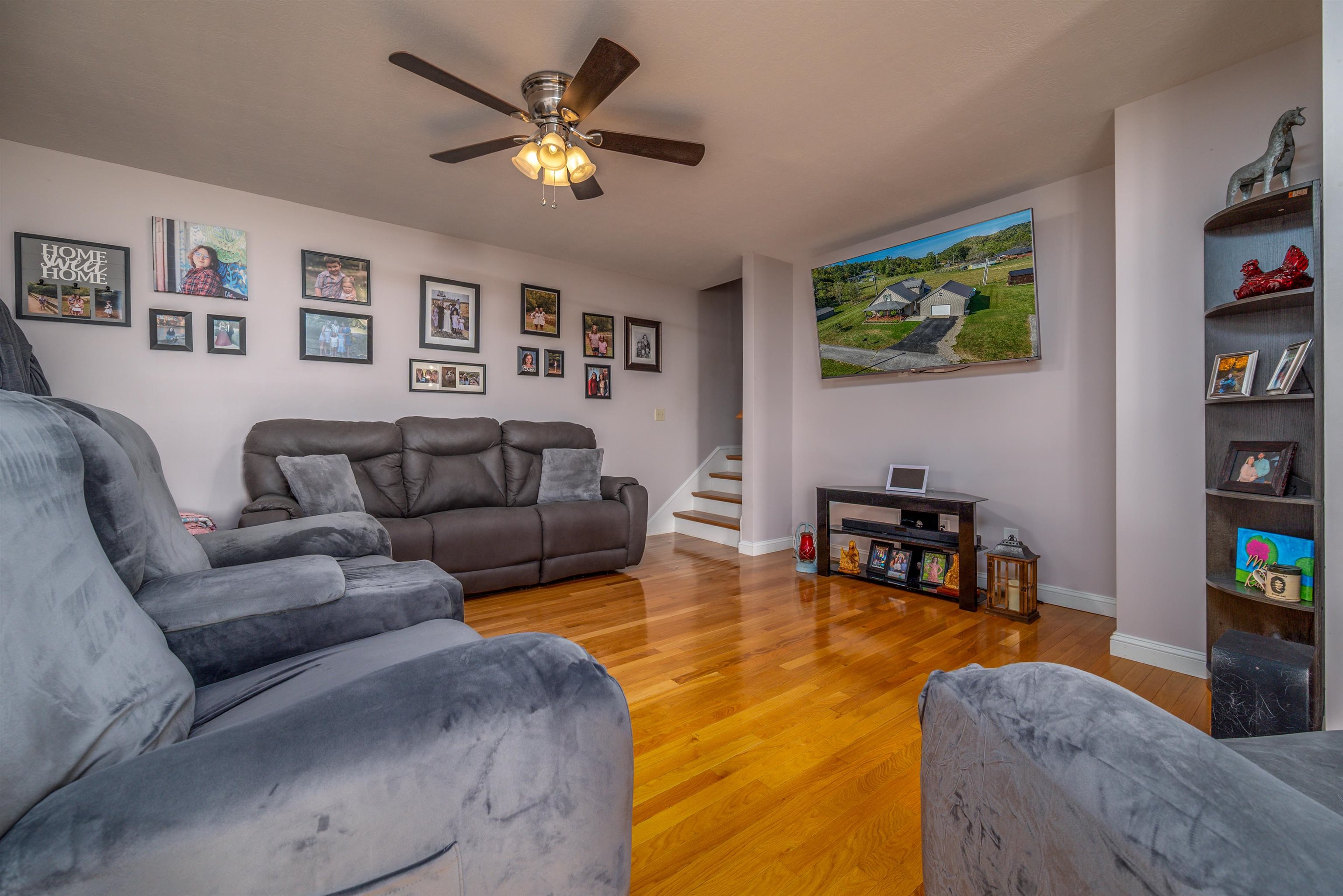 https://zimg.paragon.ice.com/ParagonImages/Property/PH/AABRKY/61244/10/0/0/710d060e692abf201380ec8d38d264dc/0/c7dd6ca3db966d894f7ddb2c0b4a36c0/61244-cccfa8d5-15c6-4b62-b401-834e5b9279cf.JPG