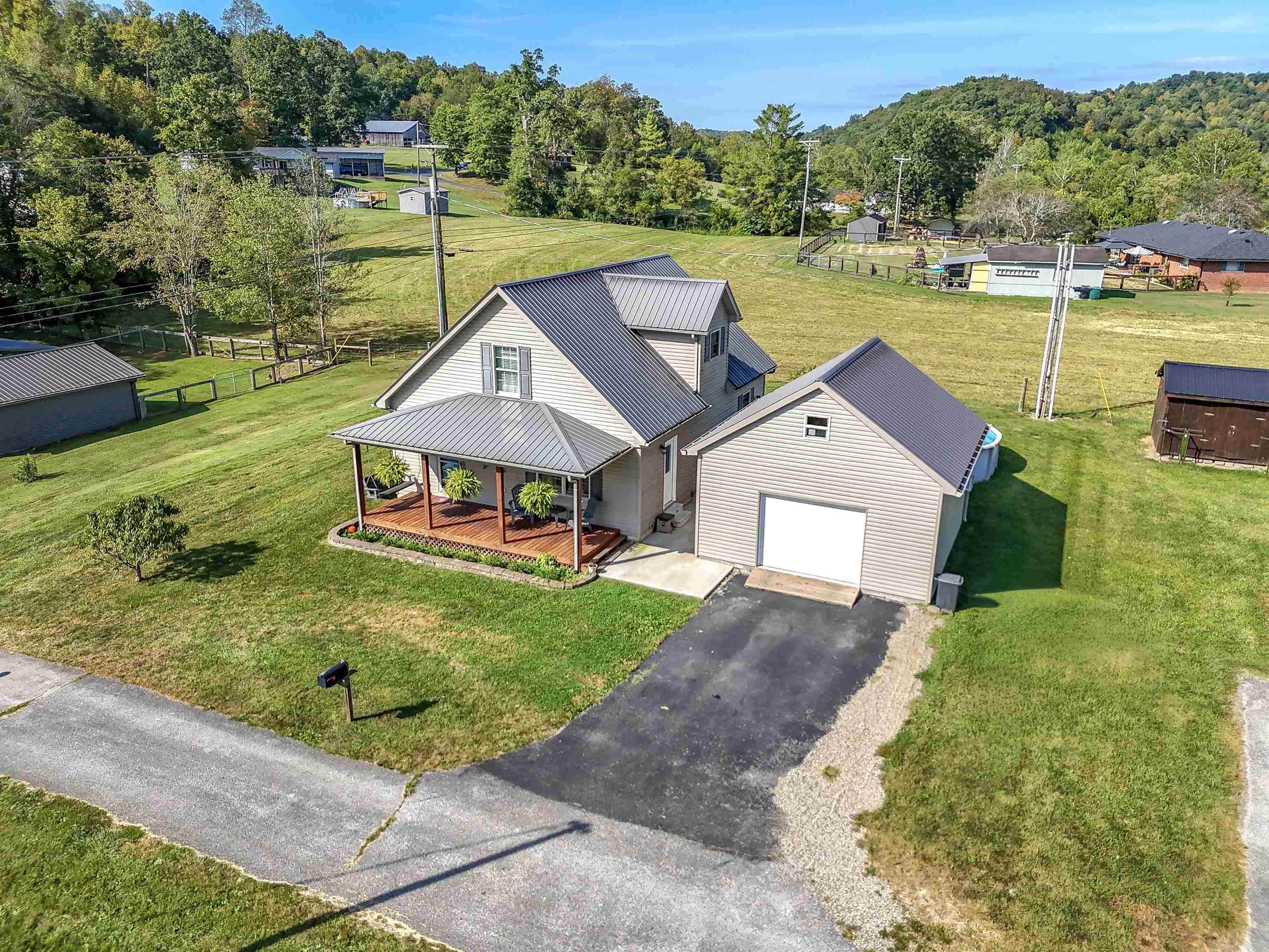 https://zimg.paragon.ice.com/ParagonImages/Property/PH/AABRKY/61244/2/0/0/313b429d07041649f1e7fc40e96be3b5/0/c7dd6ca3db966d894f7ddb2c0b4a36c0/61244-e351be7f-3945-4bd8-ac3f-7b6938f4dc53.JPG