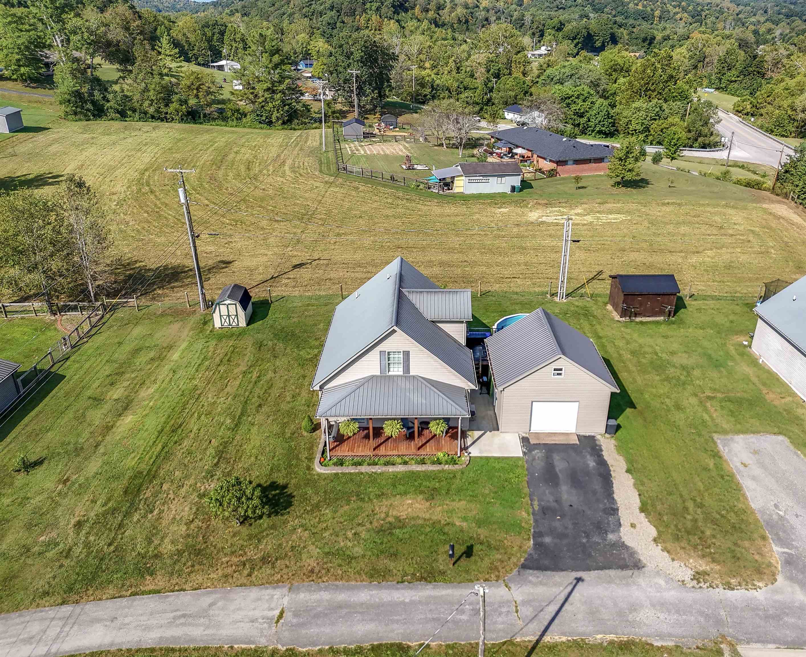 https://zimg.paragon.ice.com/ParagonImages/Property/PH/AABRKY/61244/3/0/0/45207940e24bbeb853e34a91e52b81f2/0/c7dd6ca3db966d894f7ddb2c0b4a36c0/61244-4a53de36-c5db-471a-acca-6b01264a28c6.JPG