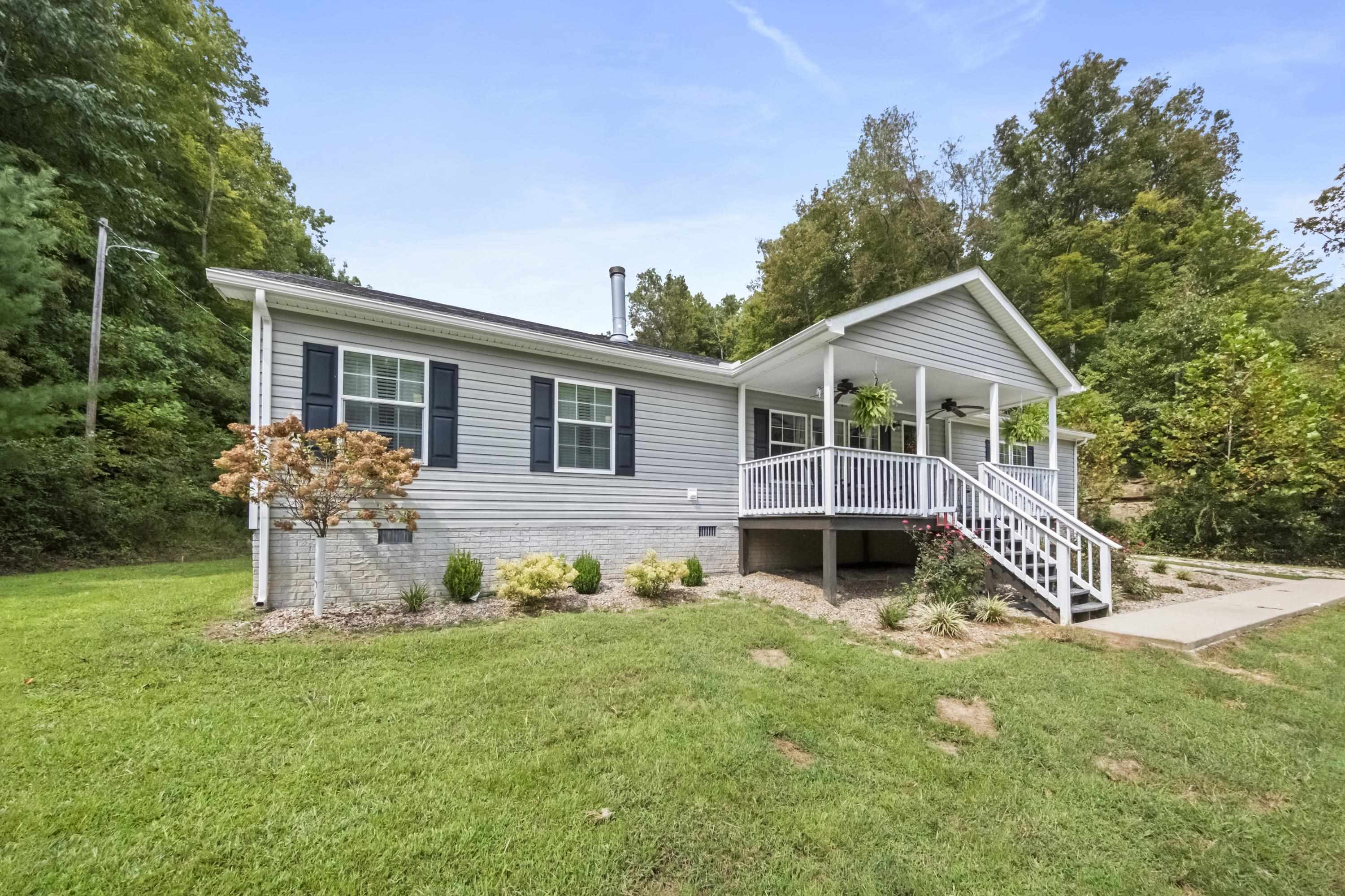 https://zimg.paragon.ice.com/ParagonImages/Property/PH/AABRKY/61245/3/0/0/c60d02db4bcd996a4038bfa9c33d3f06/0/b9d9ccccbf833596f9c3863f08e639ae/61245-86927437-5b91-488a-bcce-d5f2acba0e37.JPG
