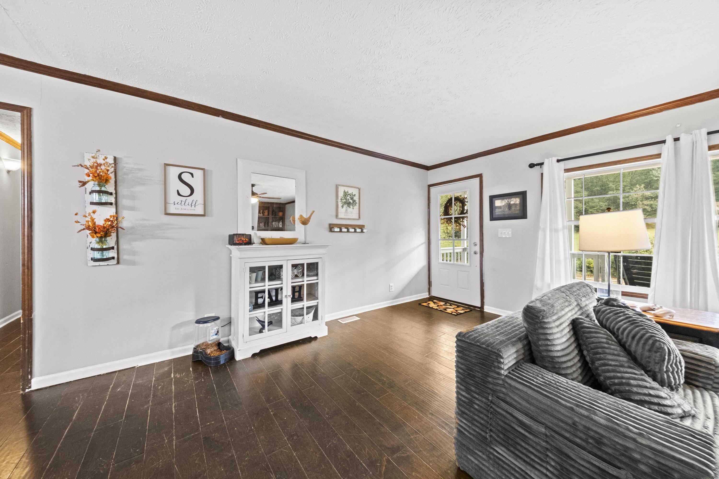 https://zimg.paragon.ice.com/ParagonImages/Property/PH/AABRKY/61245/7/0/0/c4e3f18e6b2c7c29dbef21dacefd334a/0/b9d9ccccbf833596f9c3863f08e639ae/61245-d158f9c0-4d32-442d-bc20-9ac631721ea5.JPG