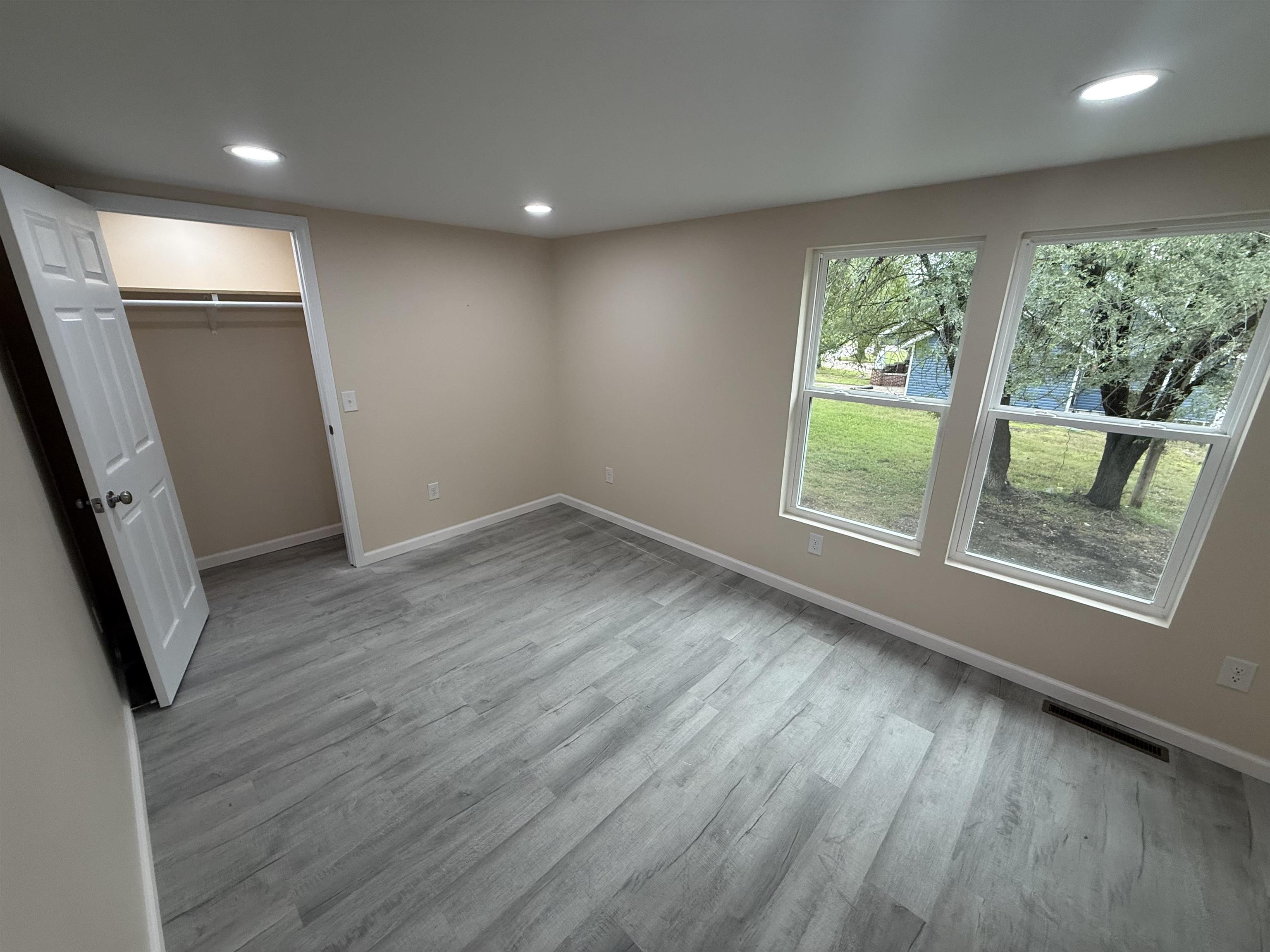 https://zimg.paragon.ice.com/ParagonImages/Property/PH/AABRKY/61257/12/0/0/a0f0ce8d2b28bacecd0a495175656005/0/01c031dcadfa818653483fb08b8737fd/61257-40eb3705-0c93-46c4-84b6-d087ad6355d3.JPG
