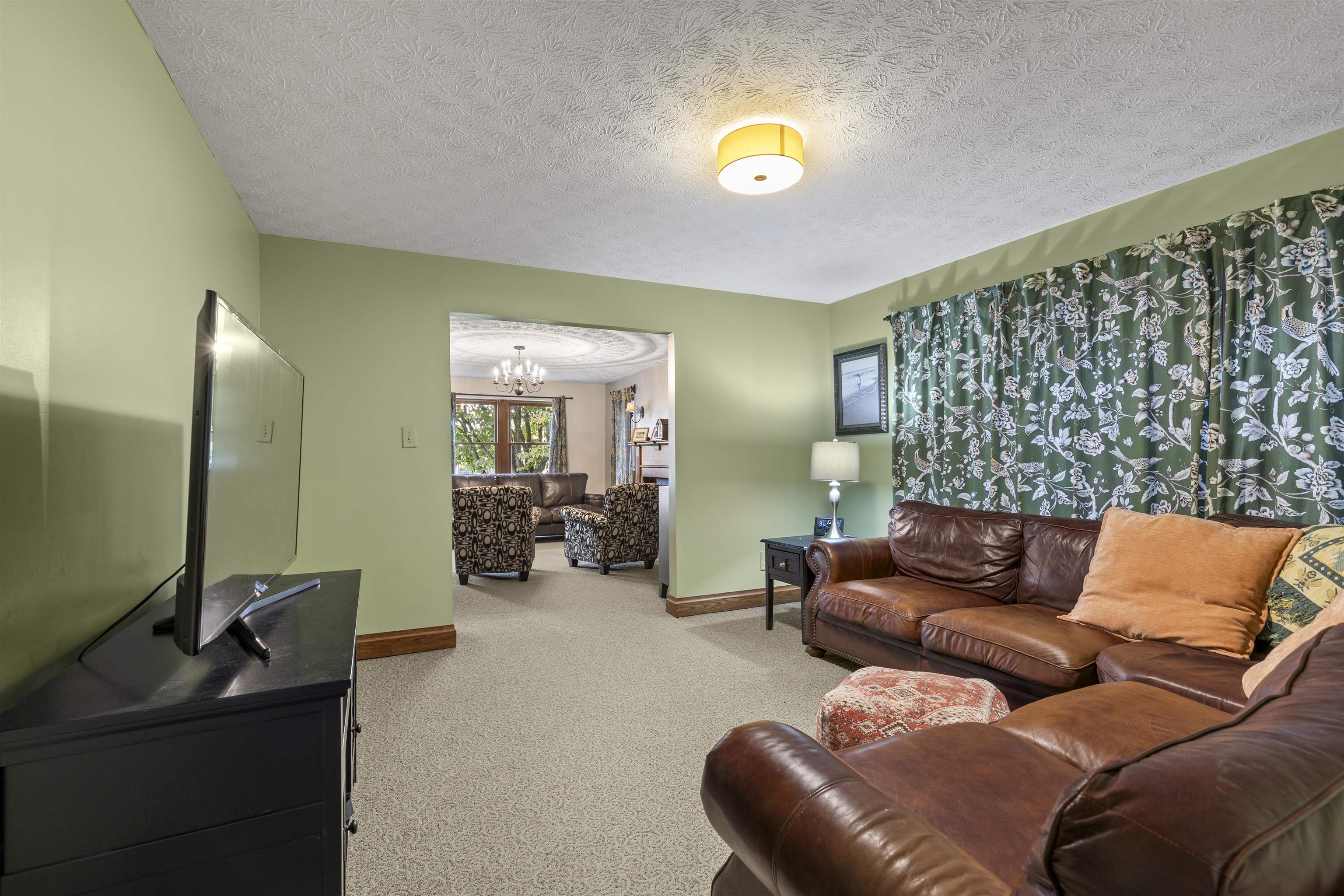https://zimg.paragon.ice.com/ParagonImages/Property/PH/AABRKY/61258/10/0/0/088ae5383be12bd29d8b57d8c16be4dd/0/76fc2fc33e96044faae196f835348fbd/61258-d6297ab4-20ea-4035-9db5-9688d9ee0262.JPG