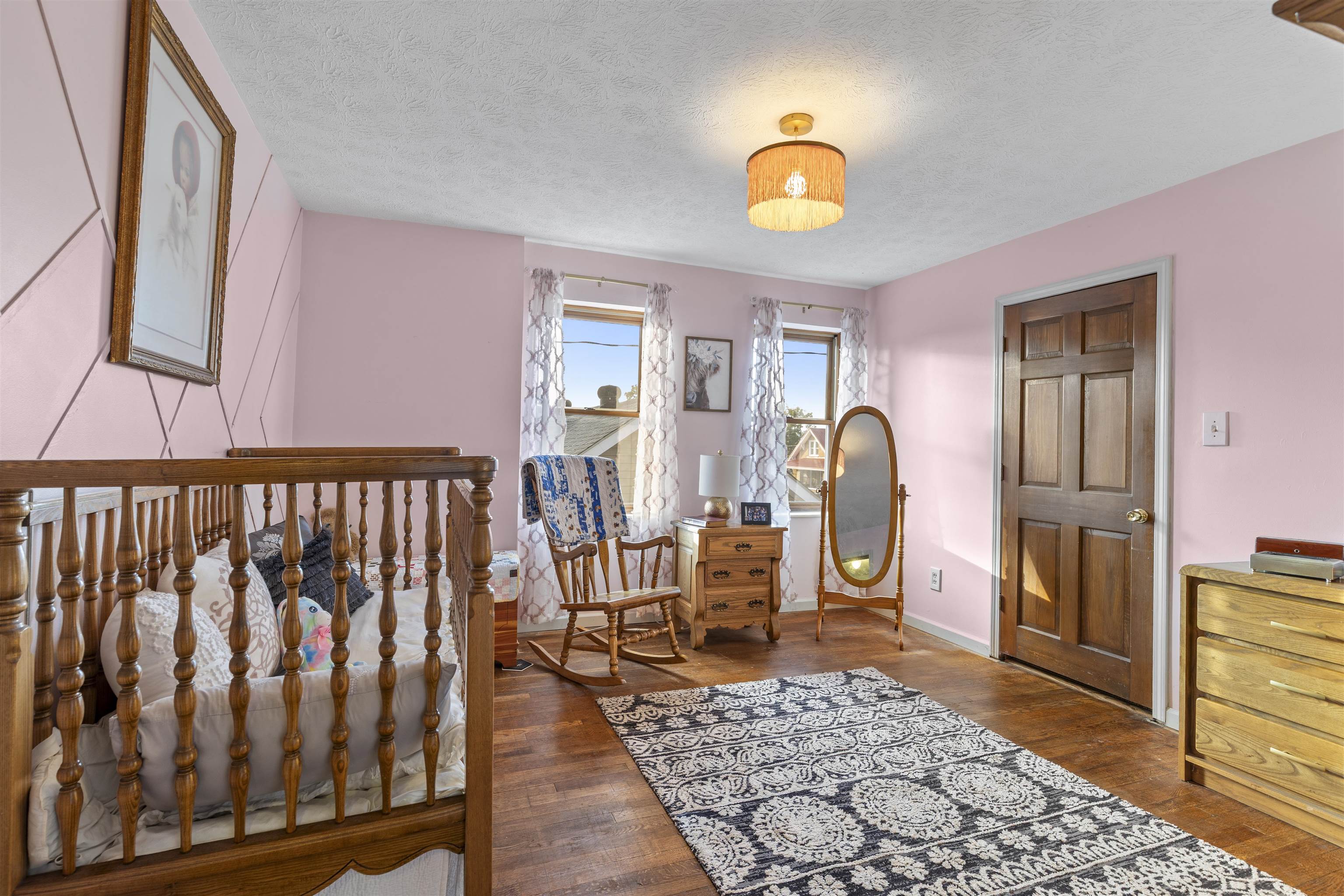 https://zimg.paragon.ice.com/ParagonImages/Property/PH/AABRKY/61258/13/0/0/a2794a9c4cc0d98a6f51c3ad6476a470/0/76fc2fc33e96044faae196f835348fbd/61258-79278703-6051-47d1-88f1-3e7626c92b99.JPG