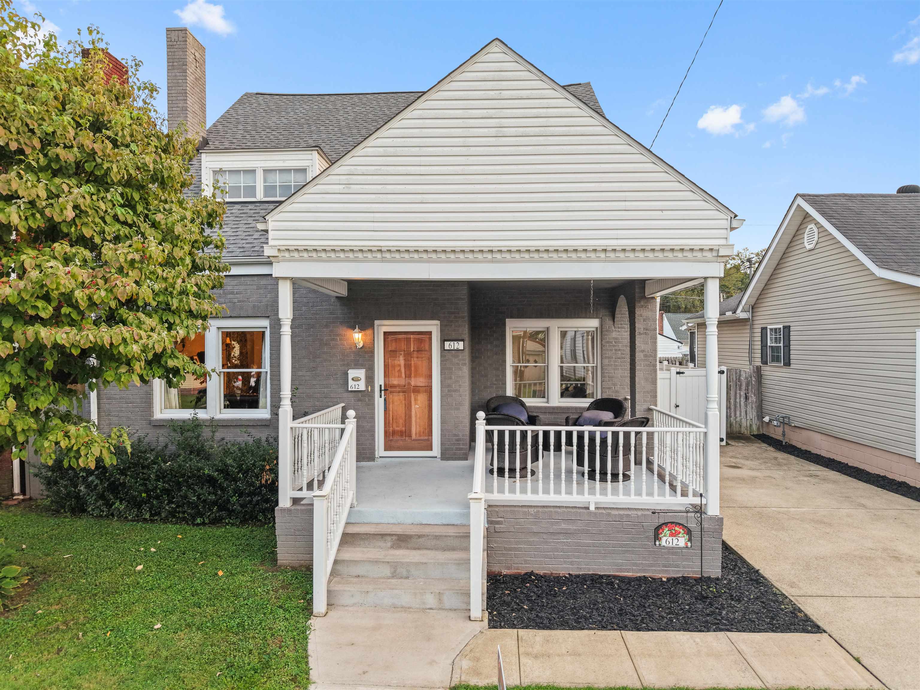 https://zimg.paragon.ice.com/ParagonImages/Property/PH/AABRKY/61258/2/0/0/a2037ca21bee270d67371c15ffc380d6/0/76fc2fc33e96044faae196f835348fbd/61258-f729163a-3430-457d-a1c0-671abb01597d.JPG