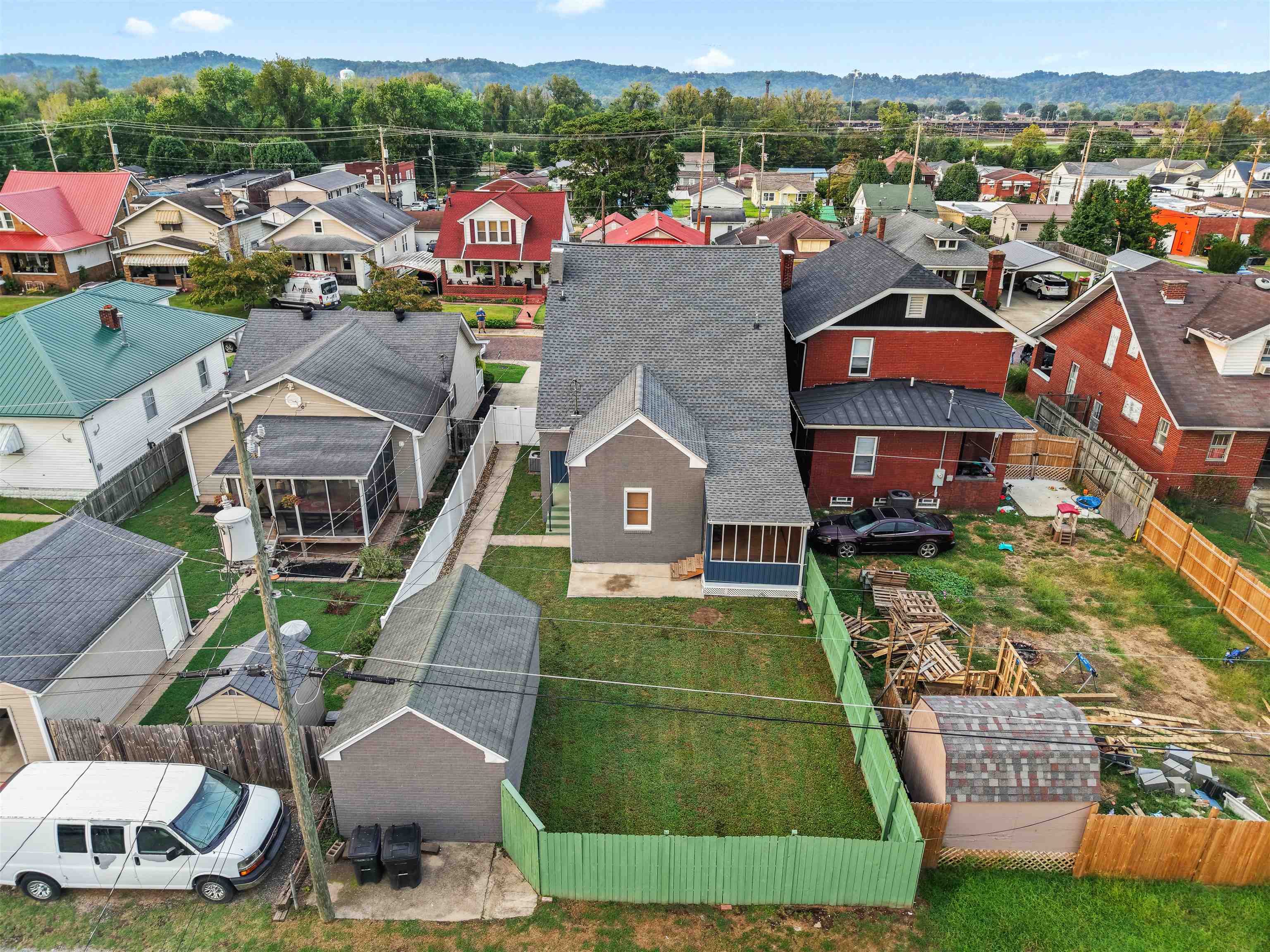 https://zimg.paragon.ice.com/ParagonImages/Property/PH/AABRKY/61258/3/0/0/e6a14e0e9f7b3a719187a317acd7769c/0/76fc2fc33e96044faae196f835348fbd/61258-98ef3692-1ff9-4085-8d6c-6f88ebc7064f.JPG