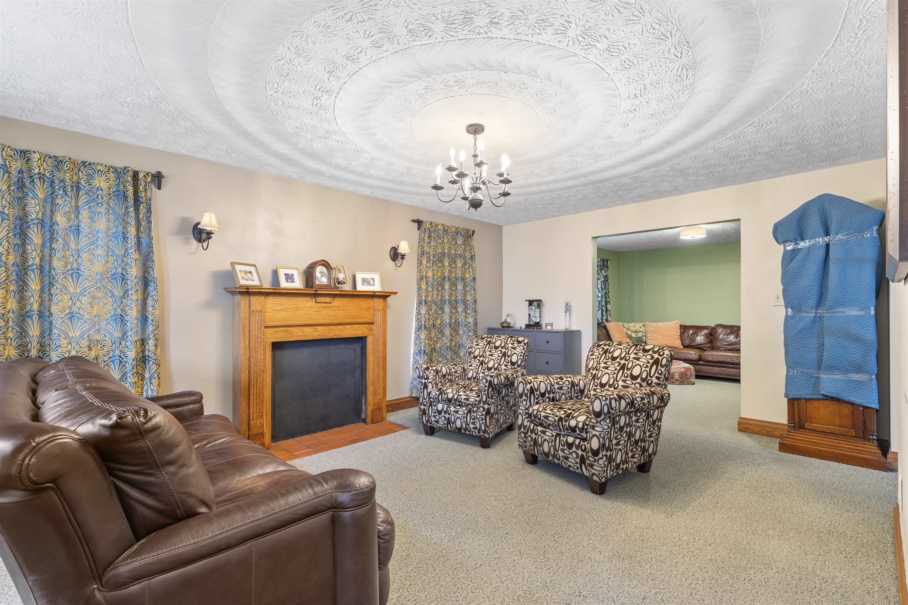 https://zimg.paragon.ice.com/ParagonImages/Property/PH/AABRKY/61258/4/0/0/e0ad026ce83dfa09c1631b5d1f2ac80d/0/76fc2fc33e96044faae196f835348fbd/61258-842e5daa-547b-44f7-a696-60a4b965bd47.JPG