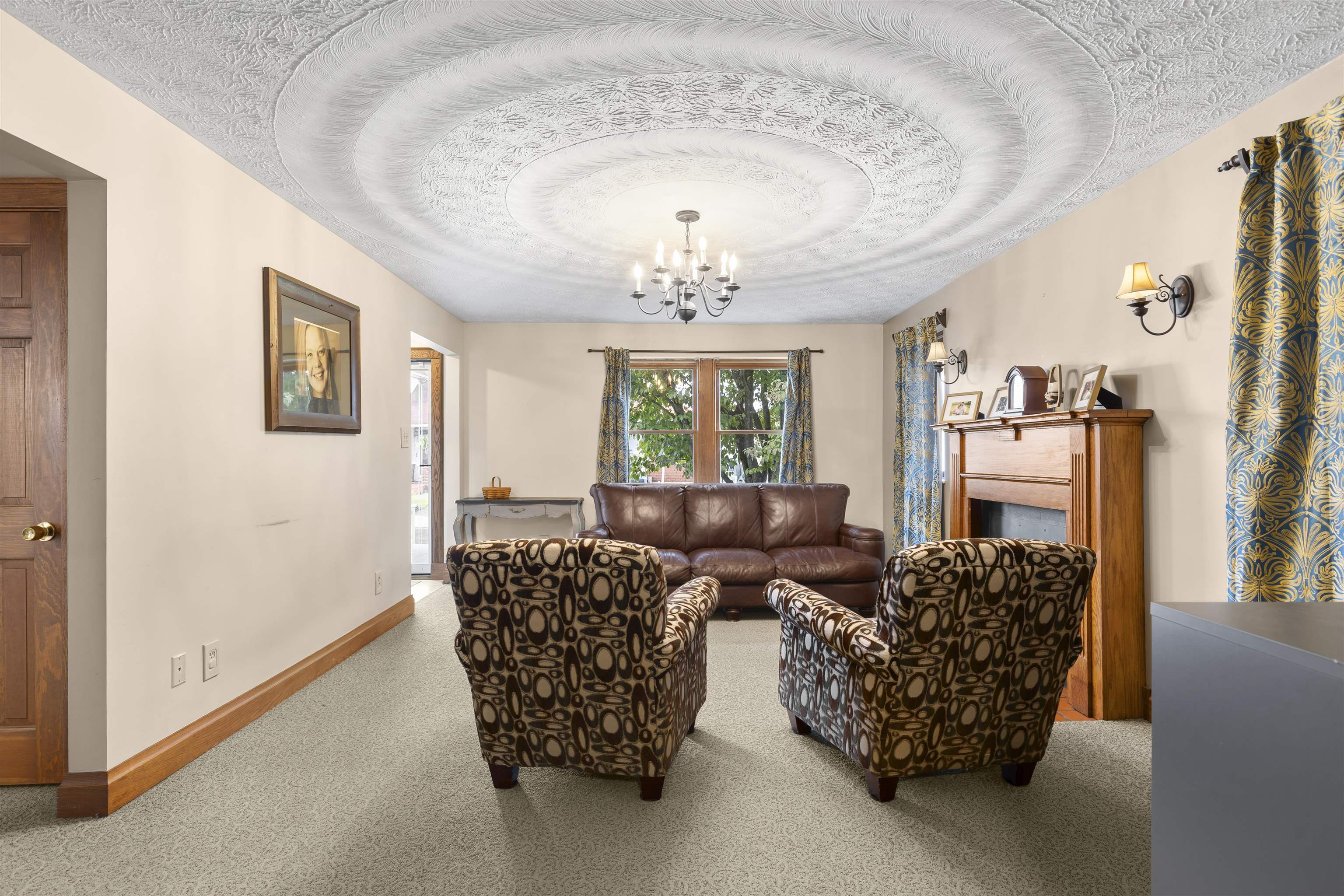 https://zimg.paragon.ice.com/ParagonImages/Property/PH/AABRKY/61258/5/0/0/e06e84c1fba43745ae8b8a83b17c980a/0/76fc2fc33e96044faae196f835348fbd/61258-acb0f144-8d3d-4ad1-a272-30cba1adf8ad.JPG