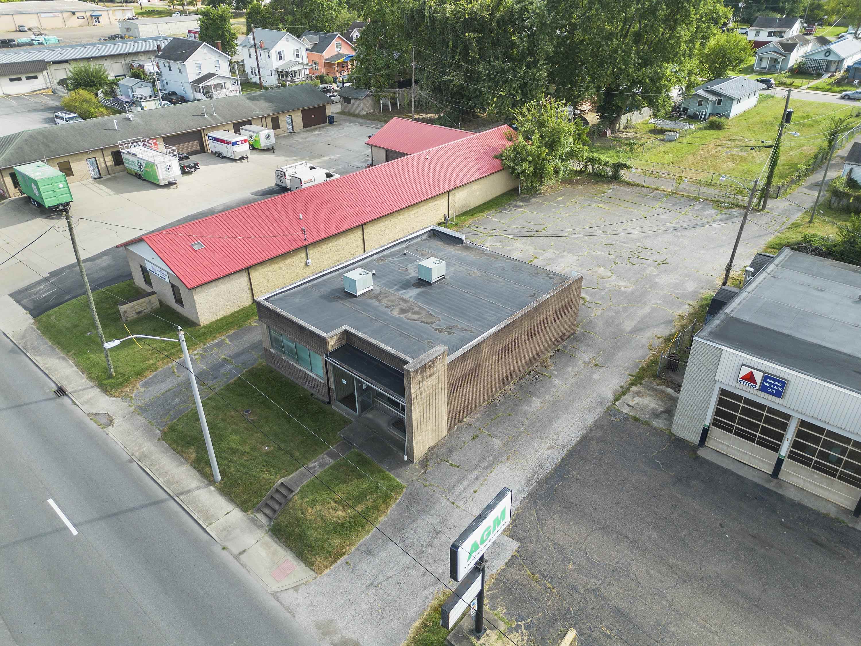 https://zimg.paragon.ice.com/ParagonImages/Property/PH/AABRKY/61260/3/0/0/2a43d68221f79b35253df00d4c46cecf/0/47c4f836f7aeba35303215a327c62d7a/61260-357a6fe7-4b0e-4f6c-8746-1c3630ef500e.JPG