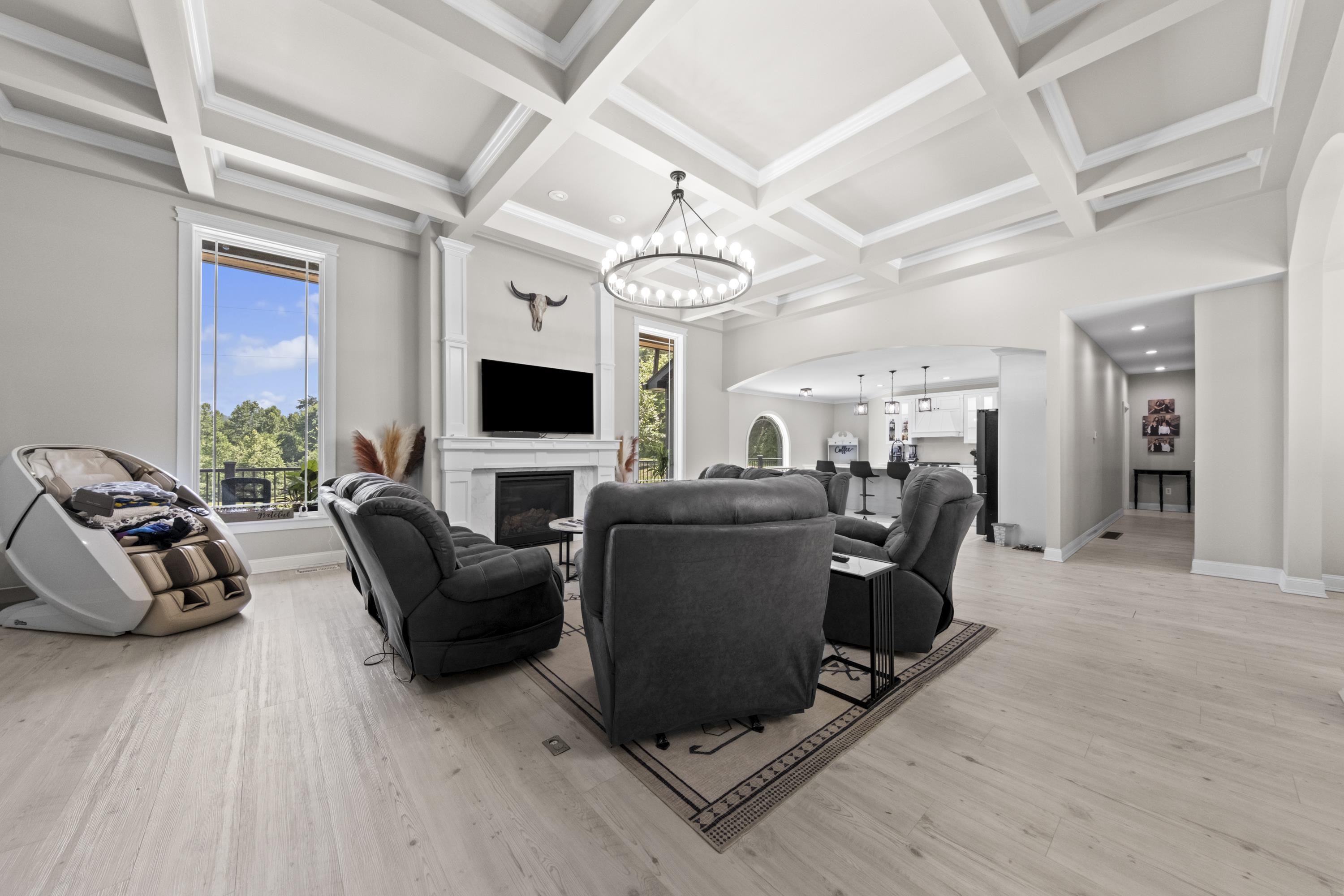 https://zimg.paragon.ice.com/ParagonImages/Property/PH/AABRKY/61261/13/0/0/49fbc897436ec51dd8f810462fb78a6f/0/7186a54eb5cb42e7d2c15686d9cbe1e6/61261-19f9610b-ecb0-43b7-9157-97a69dbaf52a.JPG