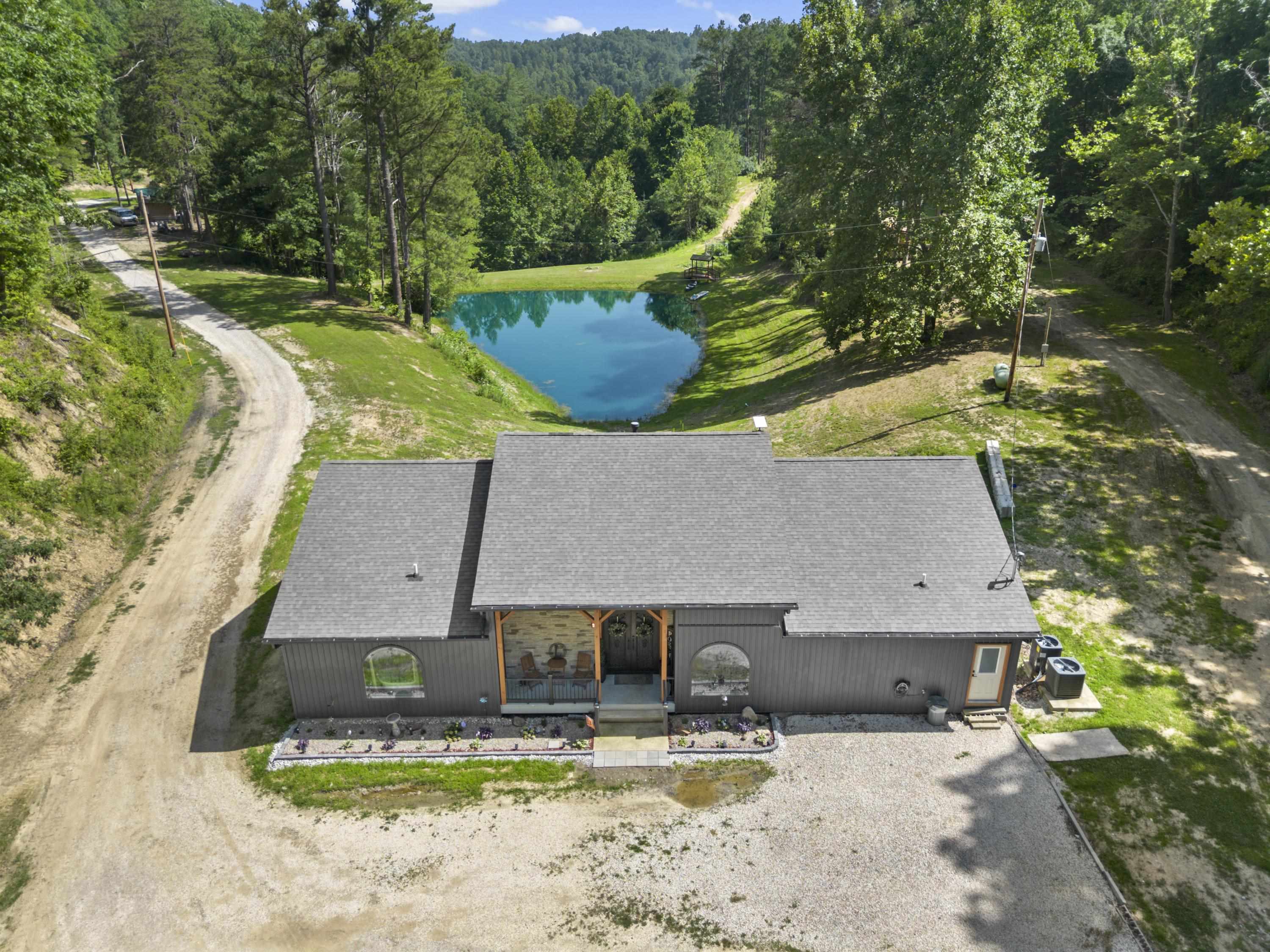 https://zimg.paragon.ice.com/ParagonImages/Property/PH/AABRKY/61261/6/0/0/1ce22050e434db5c01c81076a09f7045/0/7186a54eb5cb42e7d2c15686d9cbe1e6/61261-f79c20c9-77a3-42f1-a82c-d7699a051a21.JPG