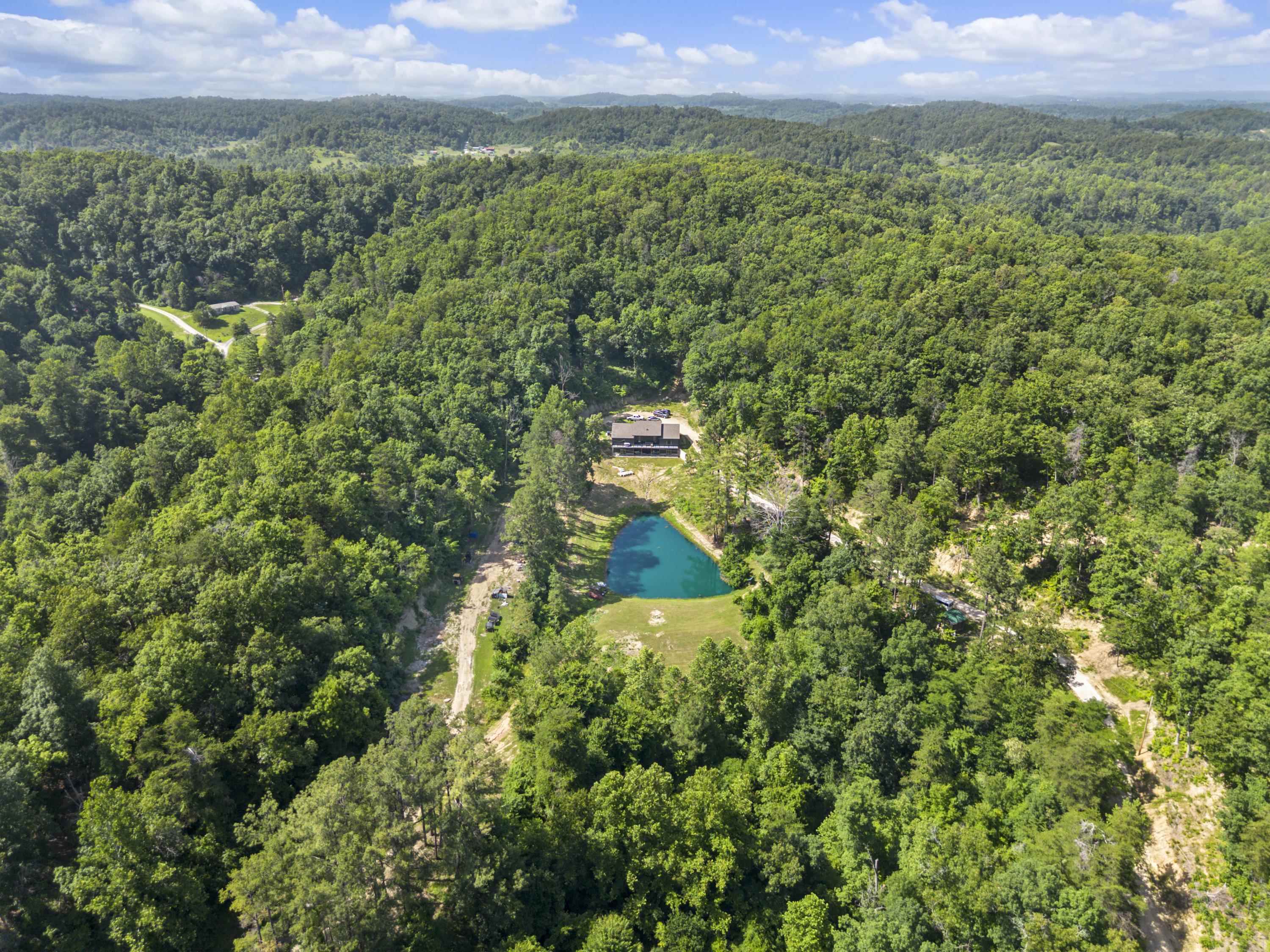 https://zimg.paragon.ice.com/ParagonImages/Property/PH/AABRKY/61261/8/0/0/ce599e9dfcd980fb8507b1885ac37599/0/7186a54eb5cb42e7d2c15686d9cbe1e6/61261-36d26261-203e-4129-9af9-66211c47acc5.JPG