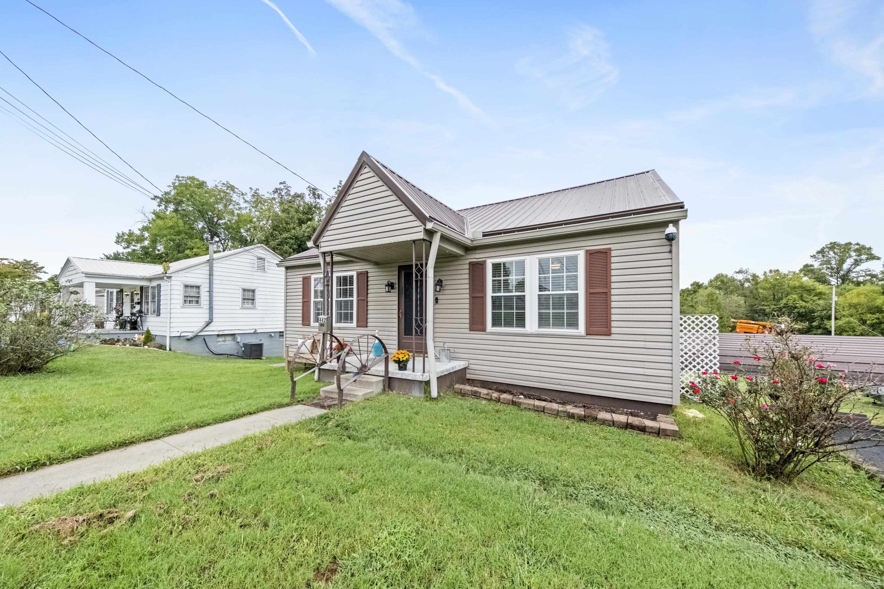 https://zimg.paragon.ice.com/ParagonImages/Property/PH/AABRKY/61262/2/0/0/99a9e8f6cdfed8ab2aedda9d51840432/0/1bac87c66a076801d54be897ed136816/61262-dfb89289-2184-41aa-924c-851d0f8daea0.JPG