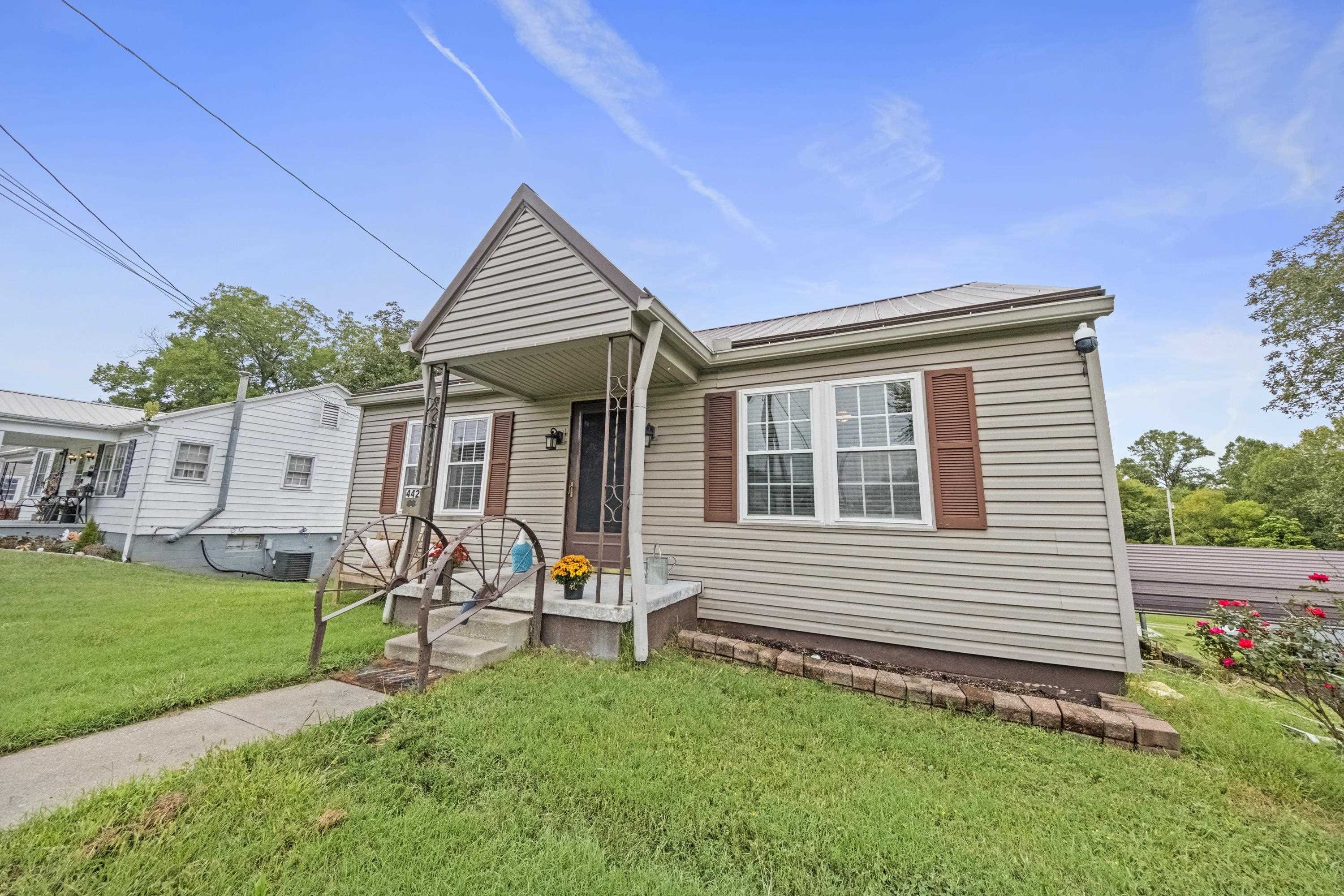 https://zimg.paragon.ice.com/ParagonImages/Property/PH/AABRKY/61262/5/0/0/70b098799ddd3ab77d98e91b23657d70/0/1bac87c66a076801d54be897ed136816/61262-dc5c4759-9d4d-4e3d-ac33-37fbd68399d0.JPG