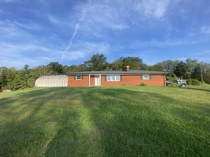 https://zimg.paragon.ice.com/ParagonImages/Property/PH/AABRKY/61263/1/0/0/cfe901b576071200826ed78e8f5c7d17/0/7fca054680aae3818d77f016e4d13d8d/61263-c9cfc407-8143-468b-a671-3815e28ed409.JPG