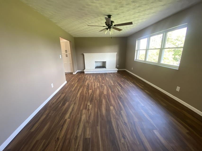 https://zimg.paragon.ice.com/ParagonImages/Property/PH/AABRKY/61263/9/0/0/9e1237cf291d51a8fa9cf8b4844992b3/0/7fca054680aae3818d77f016e4d13d8d/61263-beeafe98-eebf-40d2-b3d2-4f93ff08b47b.JPG