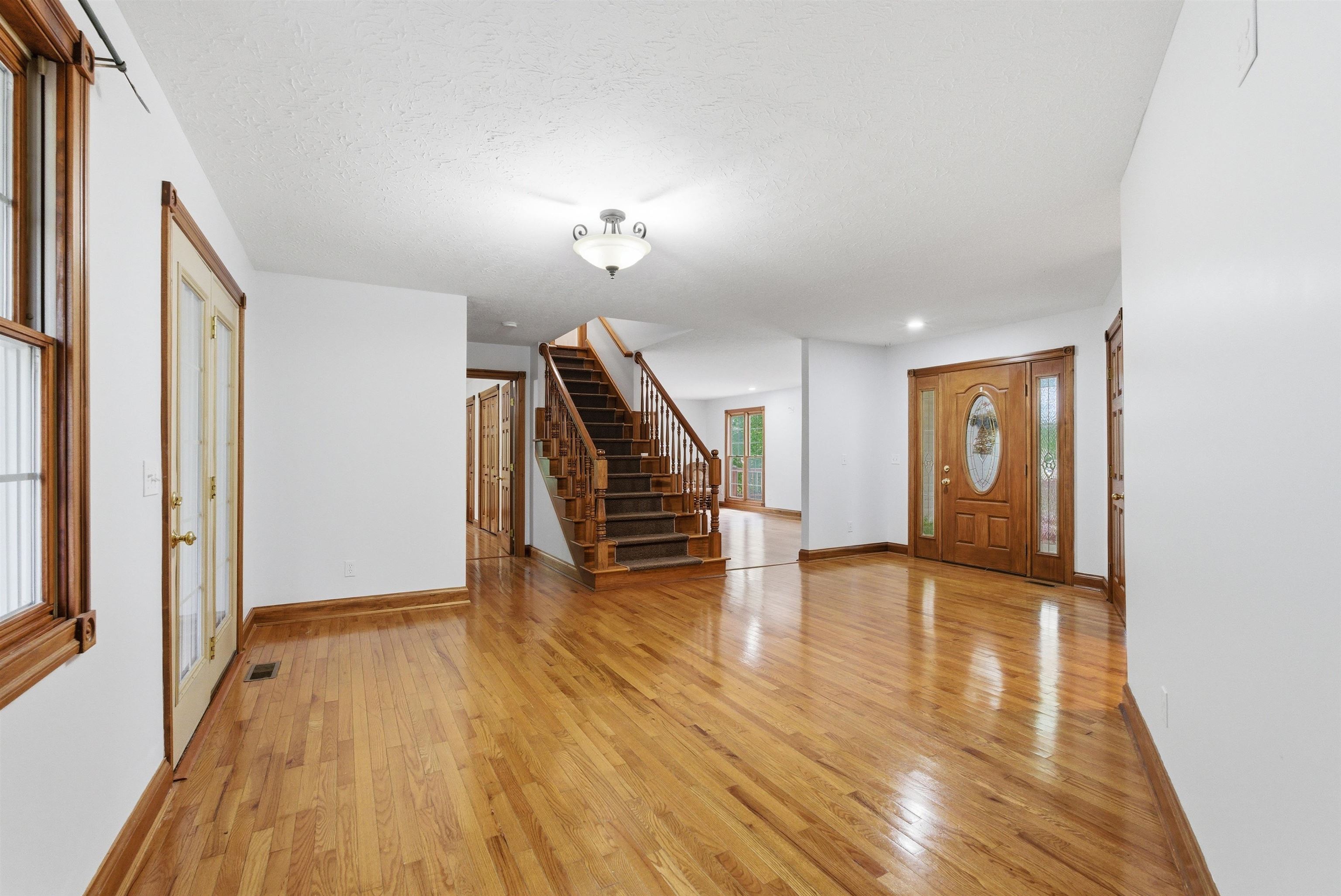 https://zimg.paragon.ice.com/ParagonImages/Property/PH/AABRKY/61264/10/0/0/2b32c1d9a57a3542eaf082bca761e229/0/81490520963b53388f91a087f6ce1275/61264-705fbeb7-7595-44d3-9a7f-0229279232bf.JPG