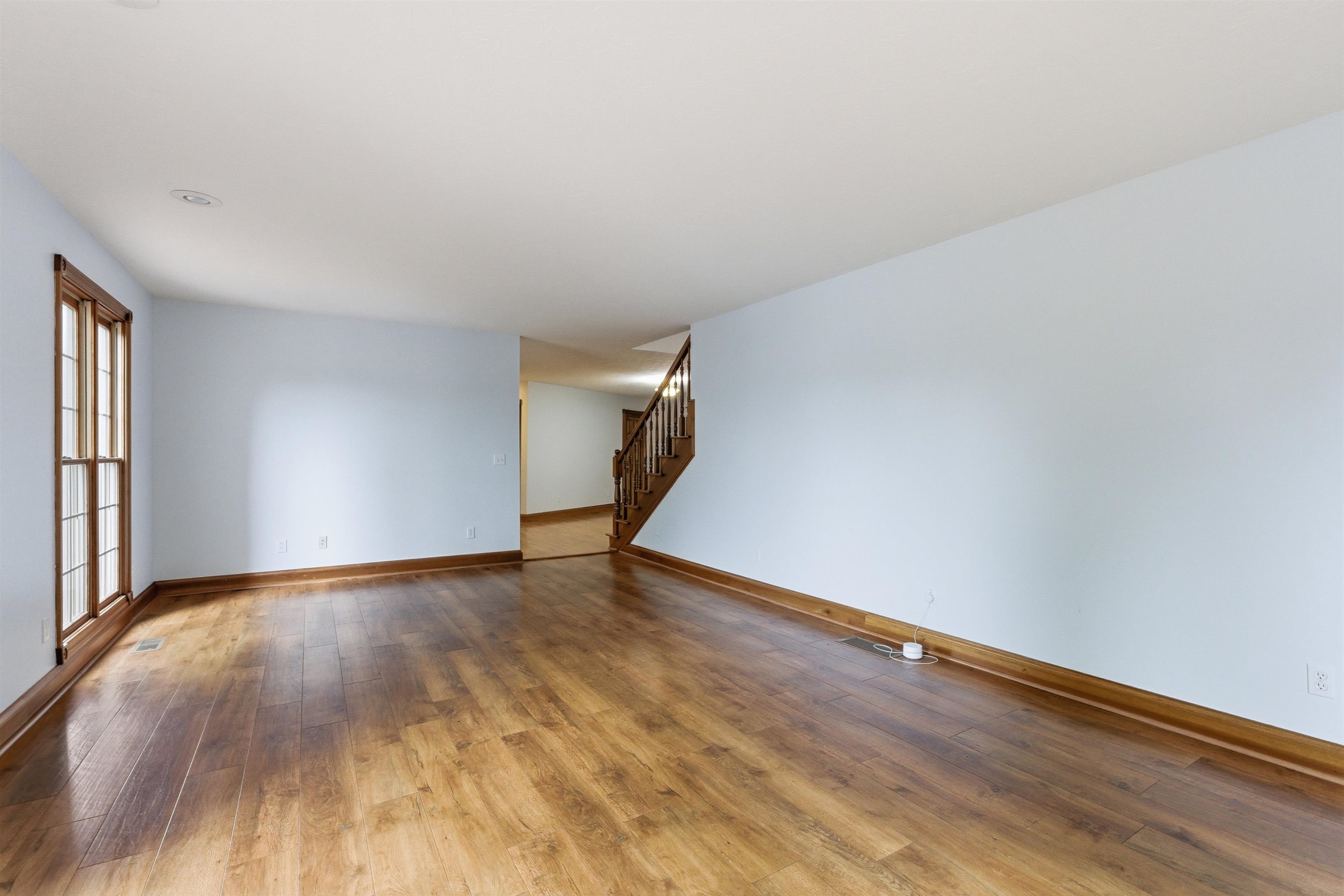 https://zimg.paragon.ice.com/ParagonImages/Property/PH/AABRKY/61264/12/0/0/2b36efa6838ec9db841984c6061f0a86/0/81490520963b53388f91a087f6ce1275/61264-4aca1878-d412-4658-ad8e-3dcebe2806bb.JPG