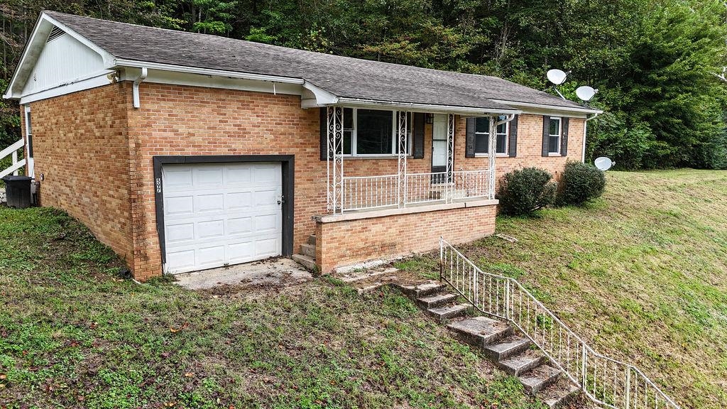 https://zimg.paragon.ice.com/ParagonImages/Property/PH/AABRKY/61265/2/0/0/3734a1dfa25661a9a4d10585ec074506/0/d8eca36ae158ca814612d74ef4ff0ae2/61265-f25cf975-8bf1-4087-ace9-288c64cea4b4.JPG