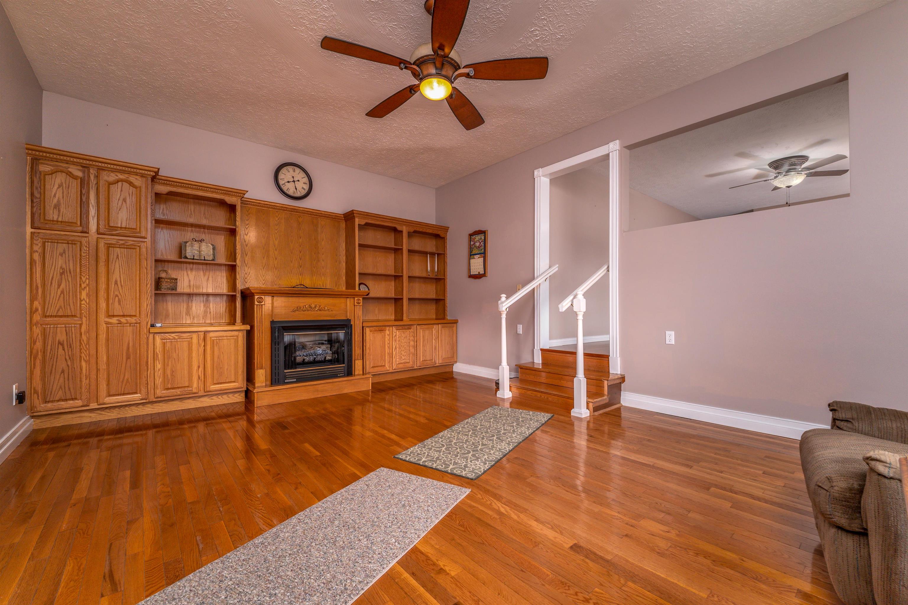 https://zimg.paragon.ice.com/ParagonImages/Property/PH/AABRKY/61267/11/0/0/65d4690ccb528a180c97f70f05564a10/0/3d884b2231806a5a2c71a3895d6be25b/61267-2a67f7ea-4fb0-4e4f-9052-c4eaf8373a61.JPG