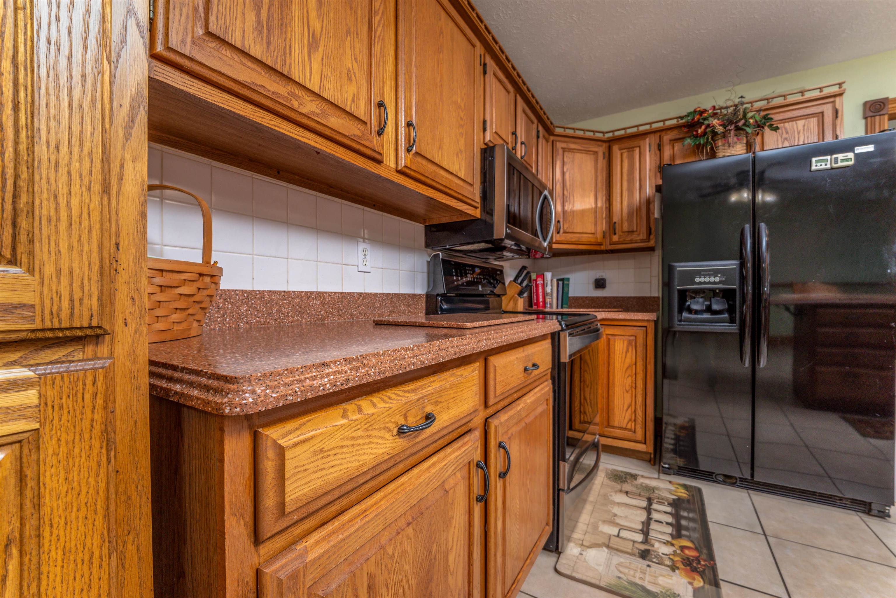 https://zimg.paragon.ice.com/ParagonImages/Property/PH/AABRKY/61267/7/0/0/c71b1f68165c51e0a2c2750155f24485/0/3d884b2231806a5a2c71a3895d6be25b/61267-85164032-58b8-4efe-ac94-63a101d5fc25.JPG