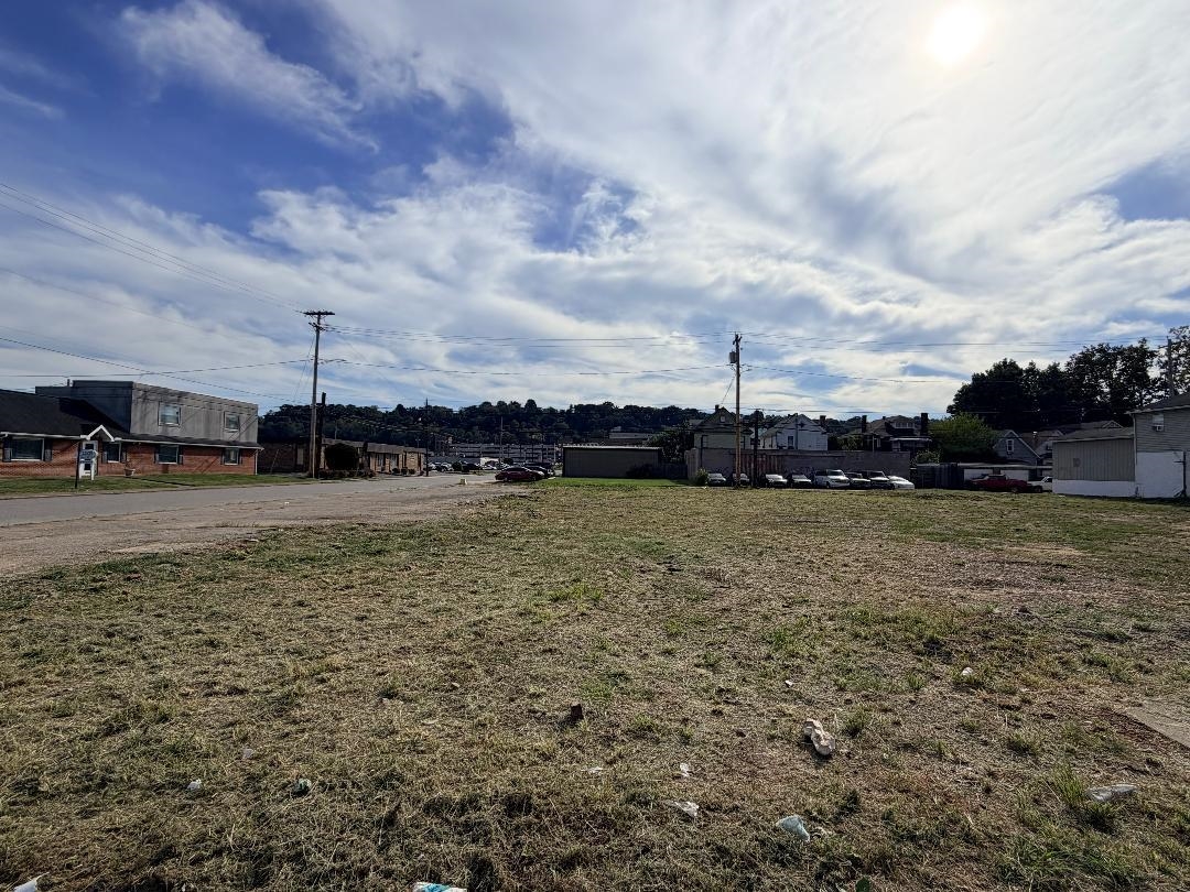 https://zimg.paragon.ice.com/ParagonImages/Property/PH/AABRKY/61269/2/0/0/4d16773203c621a5936b55c65c6962a2/0/c251fd18f5ff92576df0ab165a4d0171/61269-cdbe377a-0a9e-44cf-96d5-08cd7af57bd6.JPG