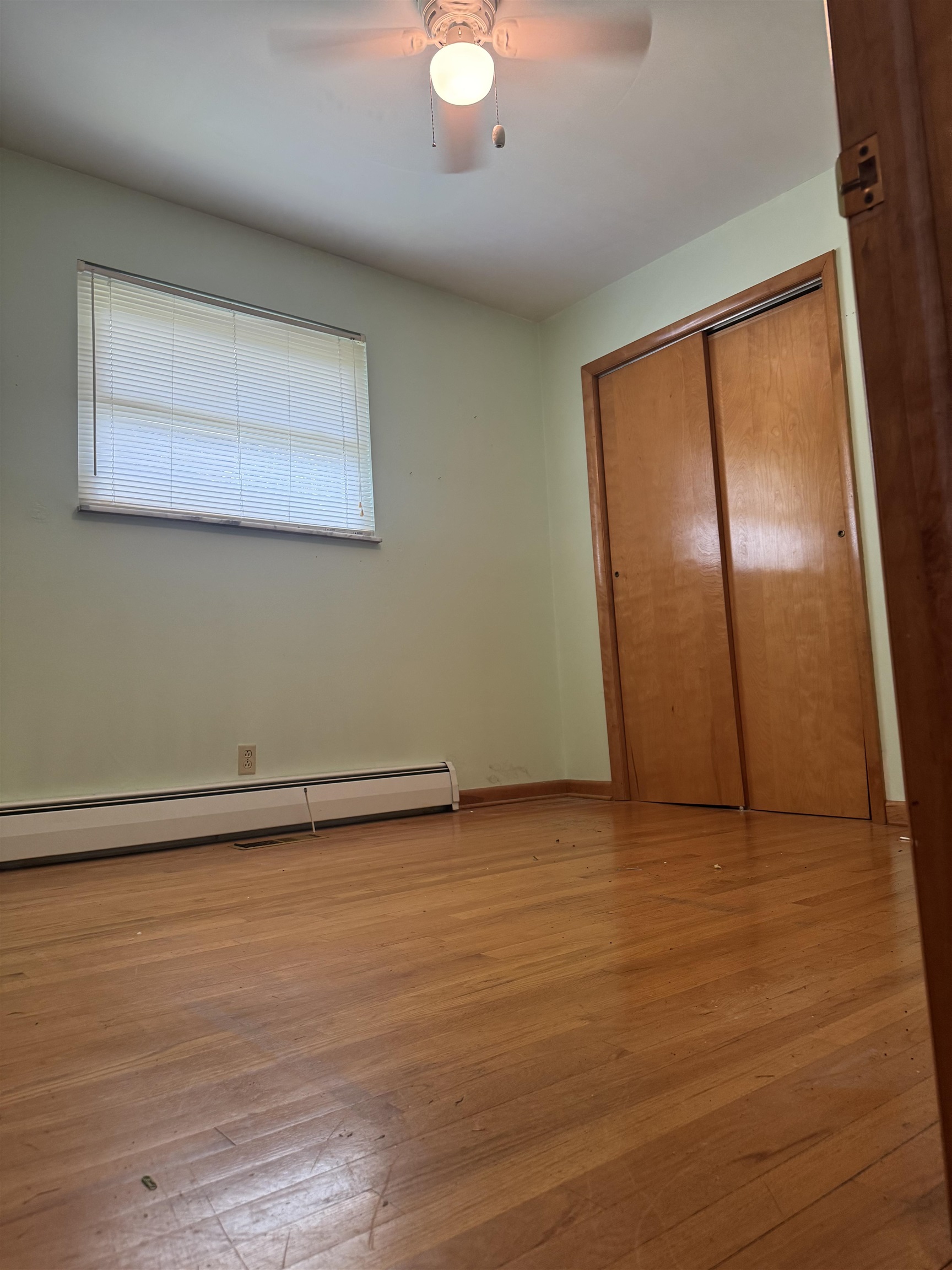 https://zimg.paragon.ice.com/ParagonImages/Property/PH/AABRKY/61275/4/0/0/963ce325b635c0128727937ce1644e04/0/699d2368caaced732f192c86444186e5/61275-a52c5360-b444-4f81-8295-4859009e97dd.JPG