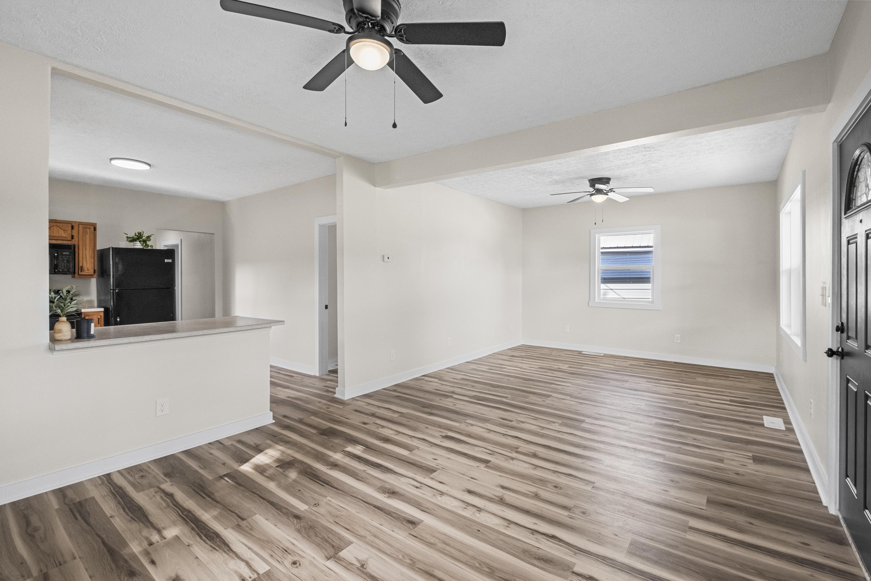 https://zimg.paragon.ice.com/ParagonImages/Property/PH/AABRKY/61276/5/0/0/30a13cc9046c0d2dce1575687c80ce80/0/834bffad732b58d8c84d3c658296e6f4/61276-2635102a-6d1a-4478-83e0-cebd41d0349d.JPG