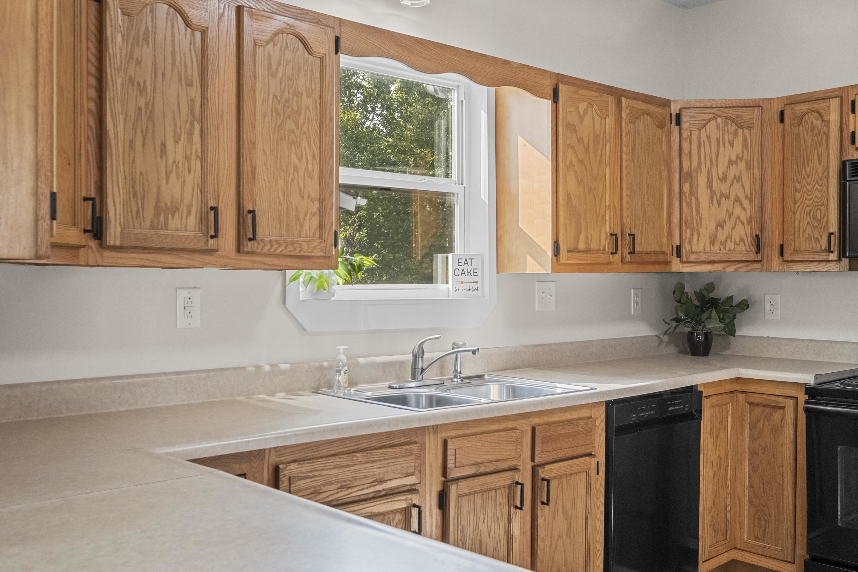 https://zimg.paragon.ice.com/ParagonImages/Property/PH/AABRKY/61276/9/0/0/79ab214504b14697ab99034bc48a1e33/0/834bffad732b58d8c84d3c658296e6f4/61276-33e5138b-b7ef-49b6-ac01-f7e946c5006a.JPG