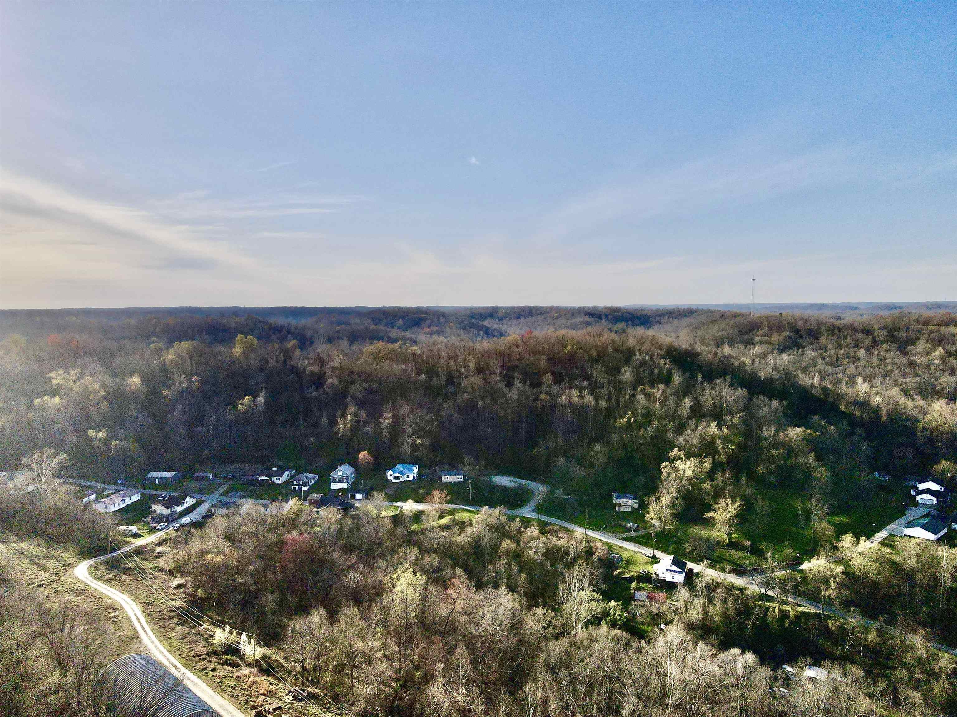 https://zimg.paragon.ice.com/ParagonImages/Property/PH/AABRKY/61284/10/0/0/cb17fb525a8d288eb1d62aa6d48d0623/0/819129e894dec24fa9af58aaf9241664/61284-3ec51fd5-eee5-46a9-b564-29a250666f5b.JPG