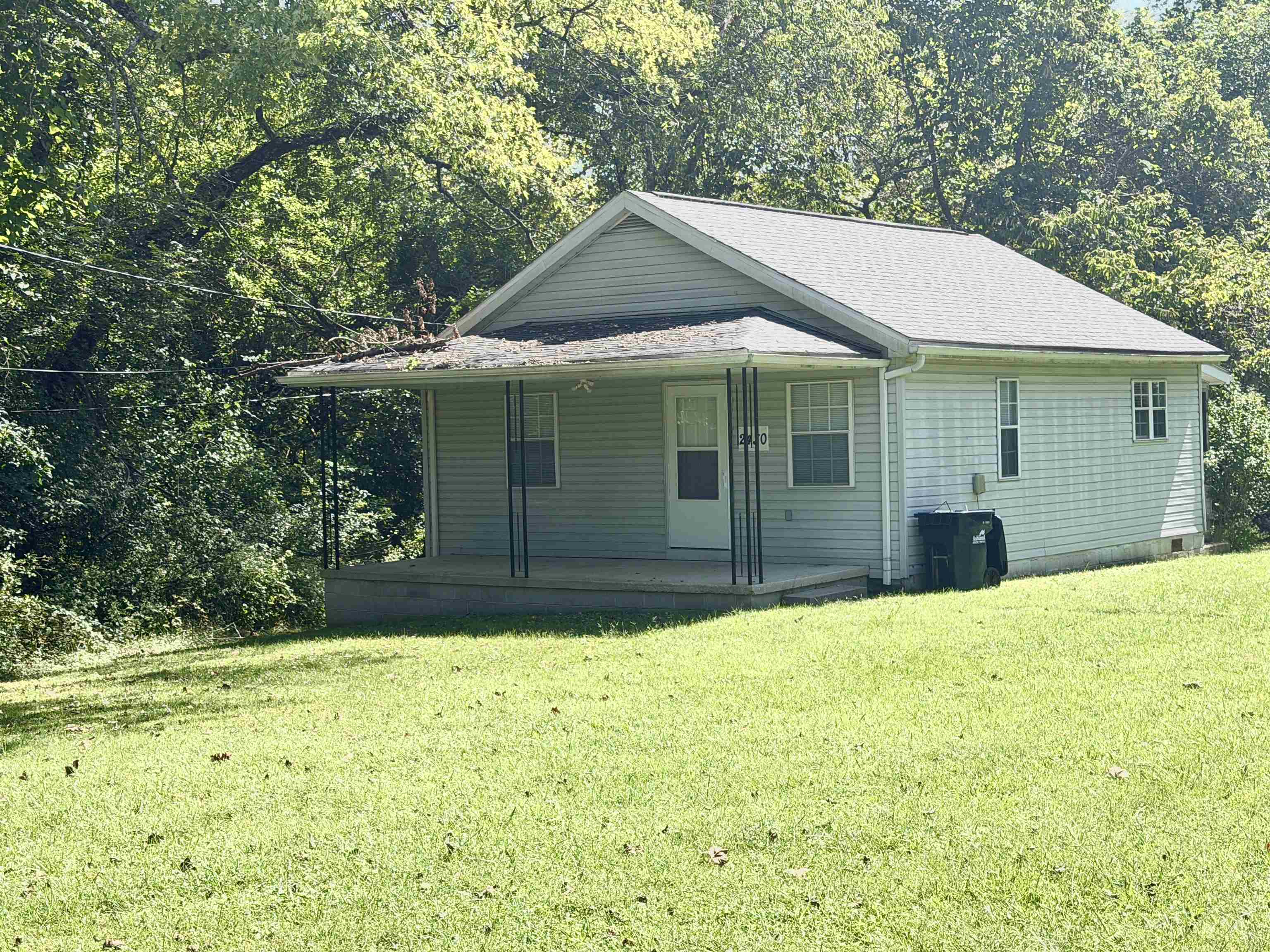 https://zimg.paragon.ice.com/ParagonImages/Property/PH/AABRKY/61284/13/0/0/7eb53dca16e6211e8e70d7d94e3f14bf/0/819129e894dec24fa9af58aaf9241664/61284-c3345aa7-6dd5-4e8c-9a65-8890a3b0ba84.JPG