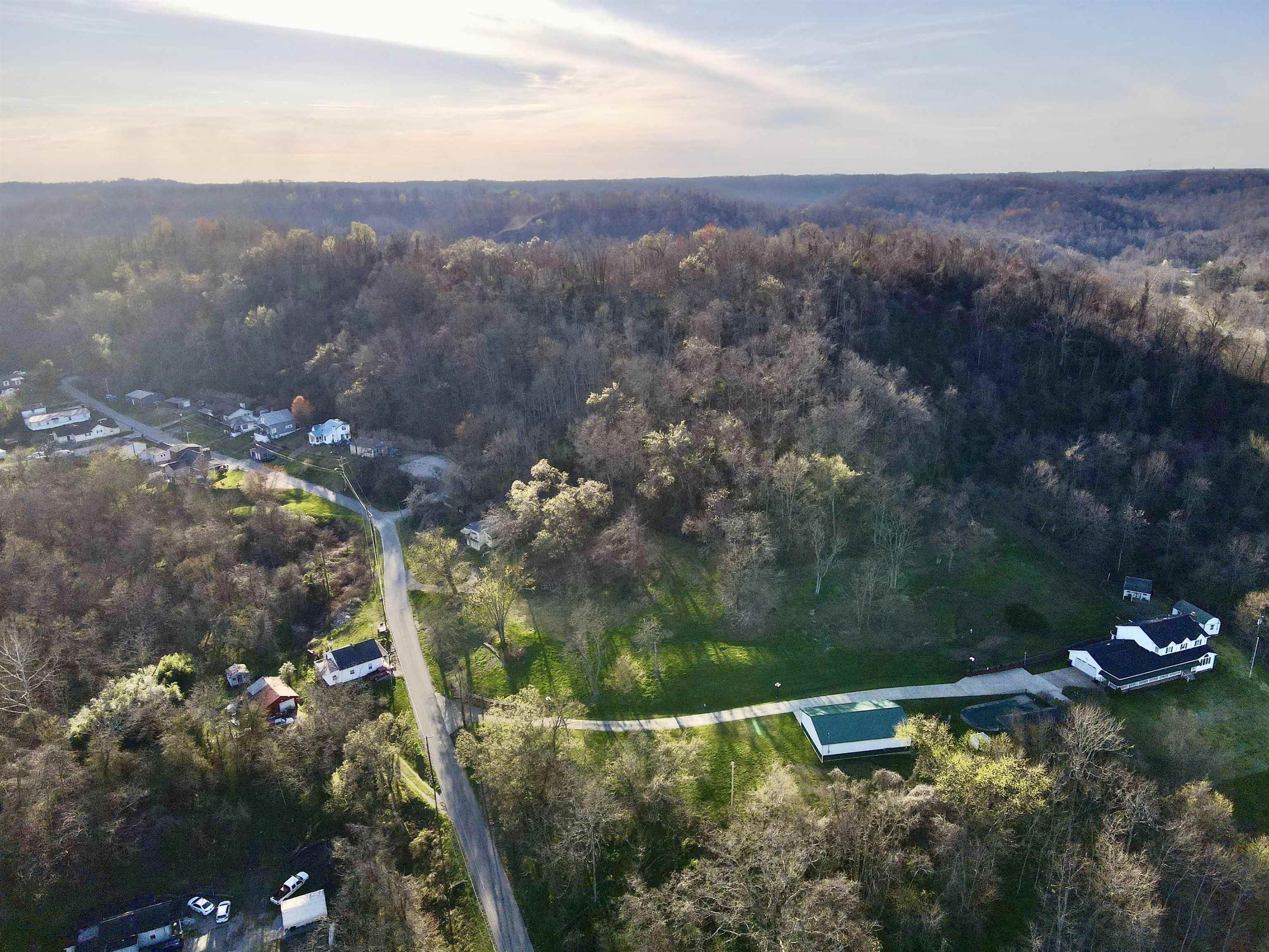 https://zimg.paragon.ice.com/ParagonImages/Property/PH/AABRKY/61284/9/0/0/6ea2d1acee05729bef532ec5ff11fba8/0/819129e894dec24fa9af58aaf9241664/61284-b04e2e7f-72b1-454f-a482-04f98ce19732.JPG
