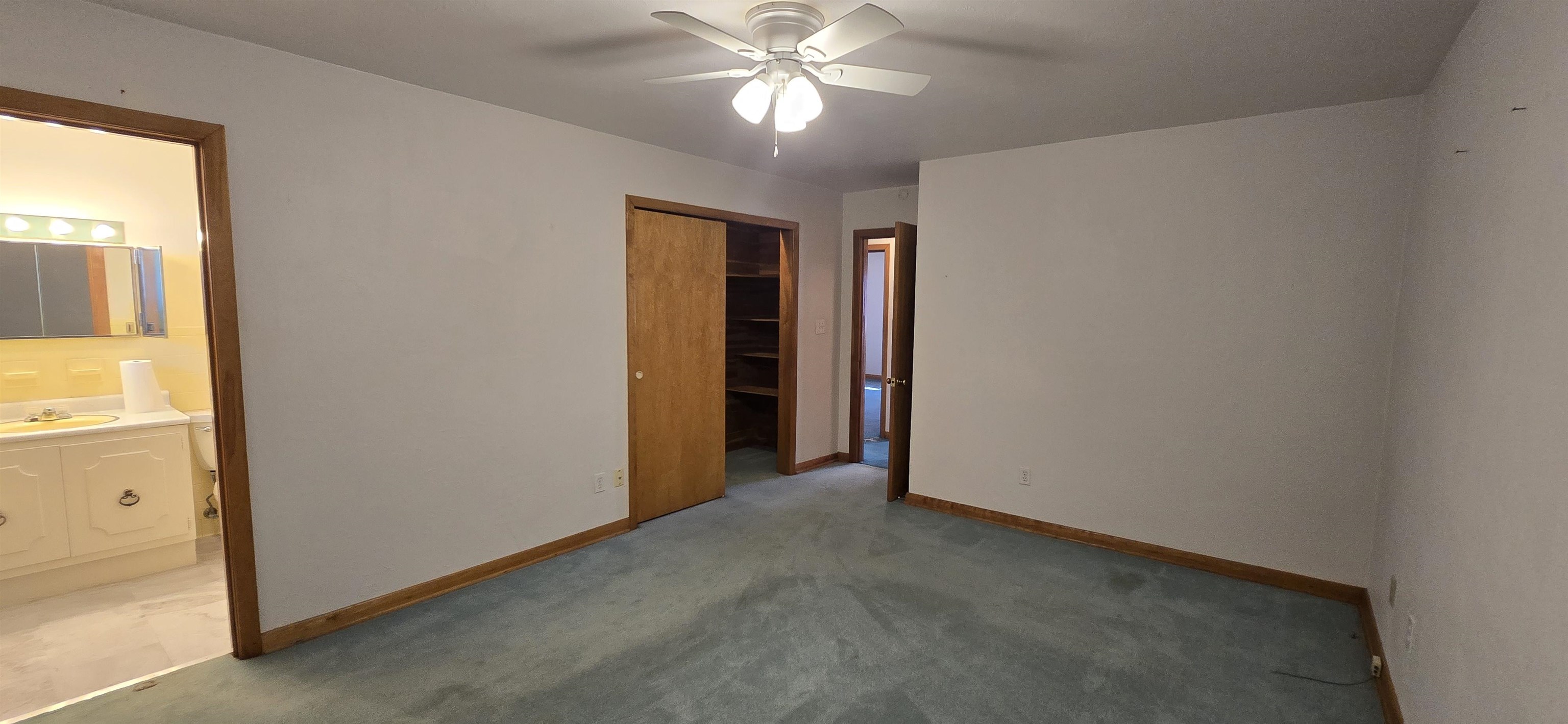 https://zimg.paragon.ice.com/ParagonImages/Property/PH/AABRKY/61285/10/0/0/739f3704ebd6289a7eb850b8a8dc97ff/0/e4cad842d1665291c78be76545379f5f/61285-7f6ad088-c1eb-4322-93e0-a2a505c2a438.JPG