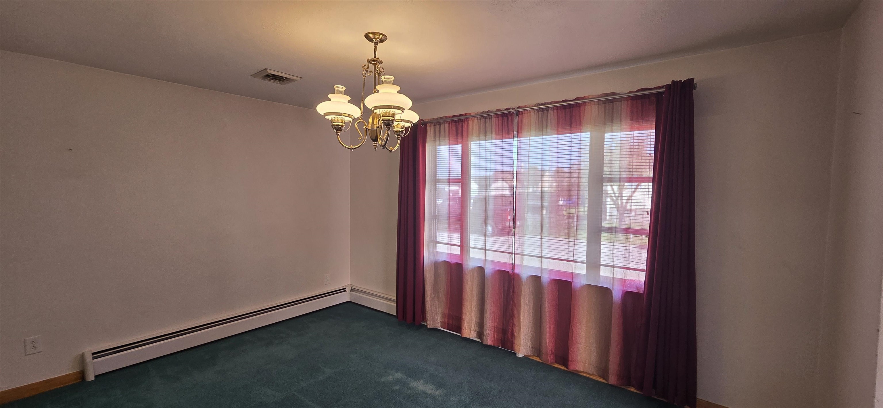 https://zimg.paragon.ice.com/ParagonImages/Property/PH/AABRKY/61285/3/0/0/fb10bbb5bc68810ec7a9b2e453316b33/0/e4cad842d1665291c78be76545379f5f/61285-32670ab9-5f67-489a-a0bd-95d858e1202c.JPG