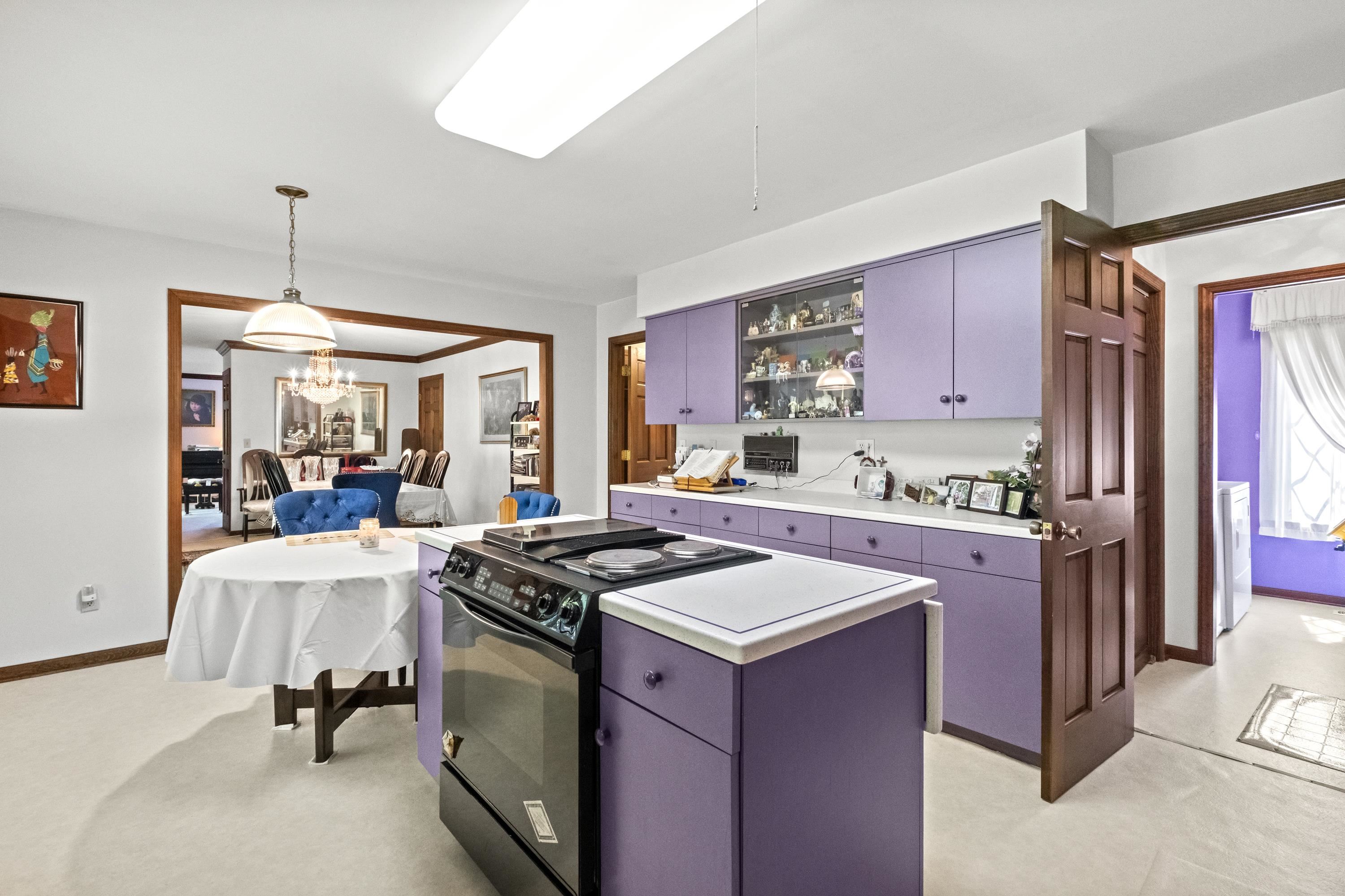 https://zimg.paragon.ice.com/ParagonImages/Property/PH/AABRKY/61286/11/0/0/32dd606c47de7a89594e31cbcebcea34/0/9f56e6500891cee3380b96345686a19f/61286-badced9b-f8e5-46d2-a24d-a9a9fd913b13.JPG