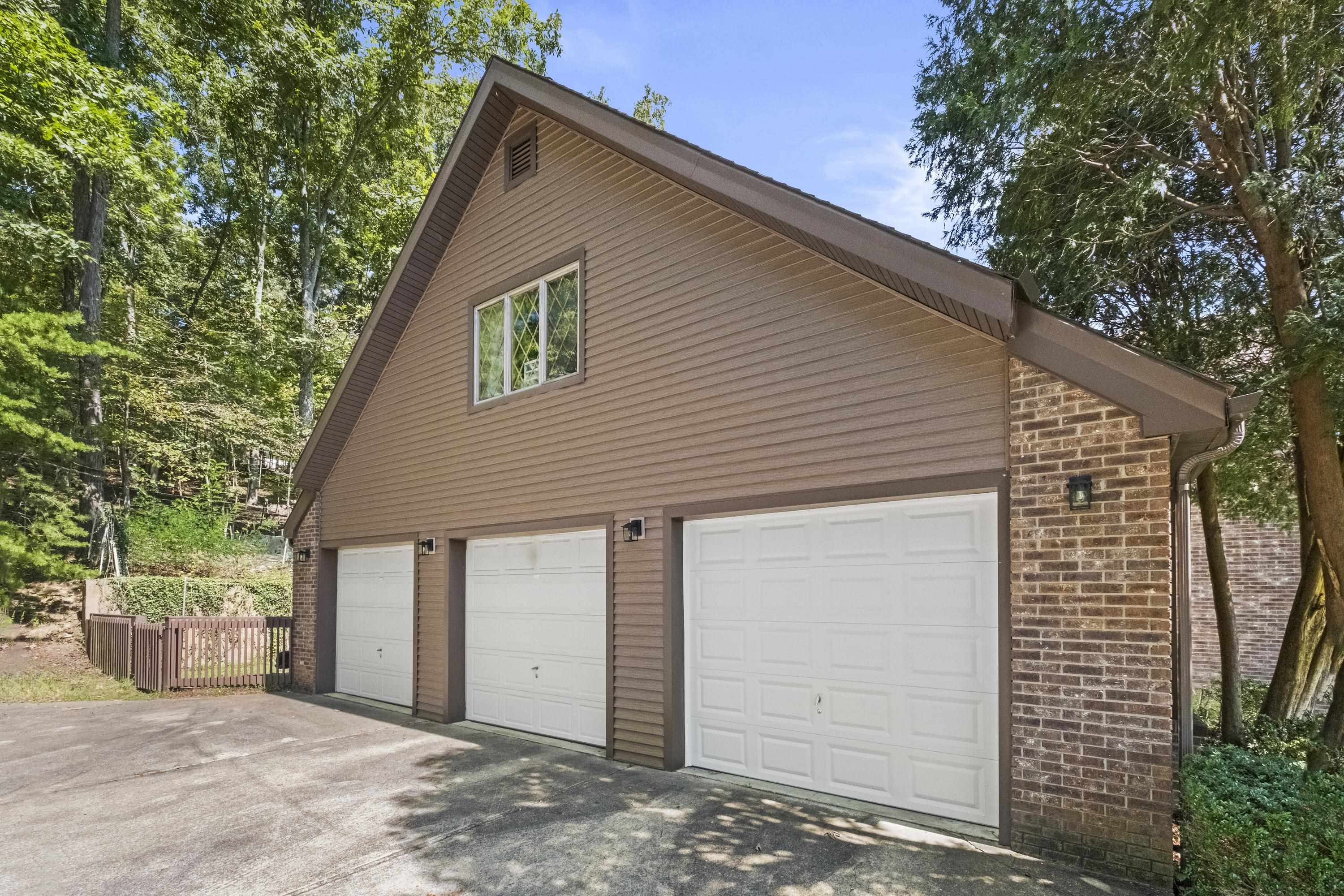 https://zimg.paragon.ice.com/ParagonImages/Property/PH/AABRKY/61286/2/0/0/b5ba66808ea7808ba9841f42c3a840a9/0/9f56e6500891cee3380b96345686a19f/61286-8255b6ef-b23f-43b3-b234-ce9bf2127362.JPG