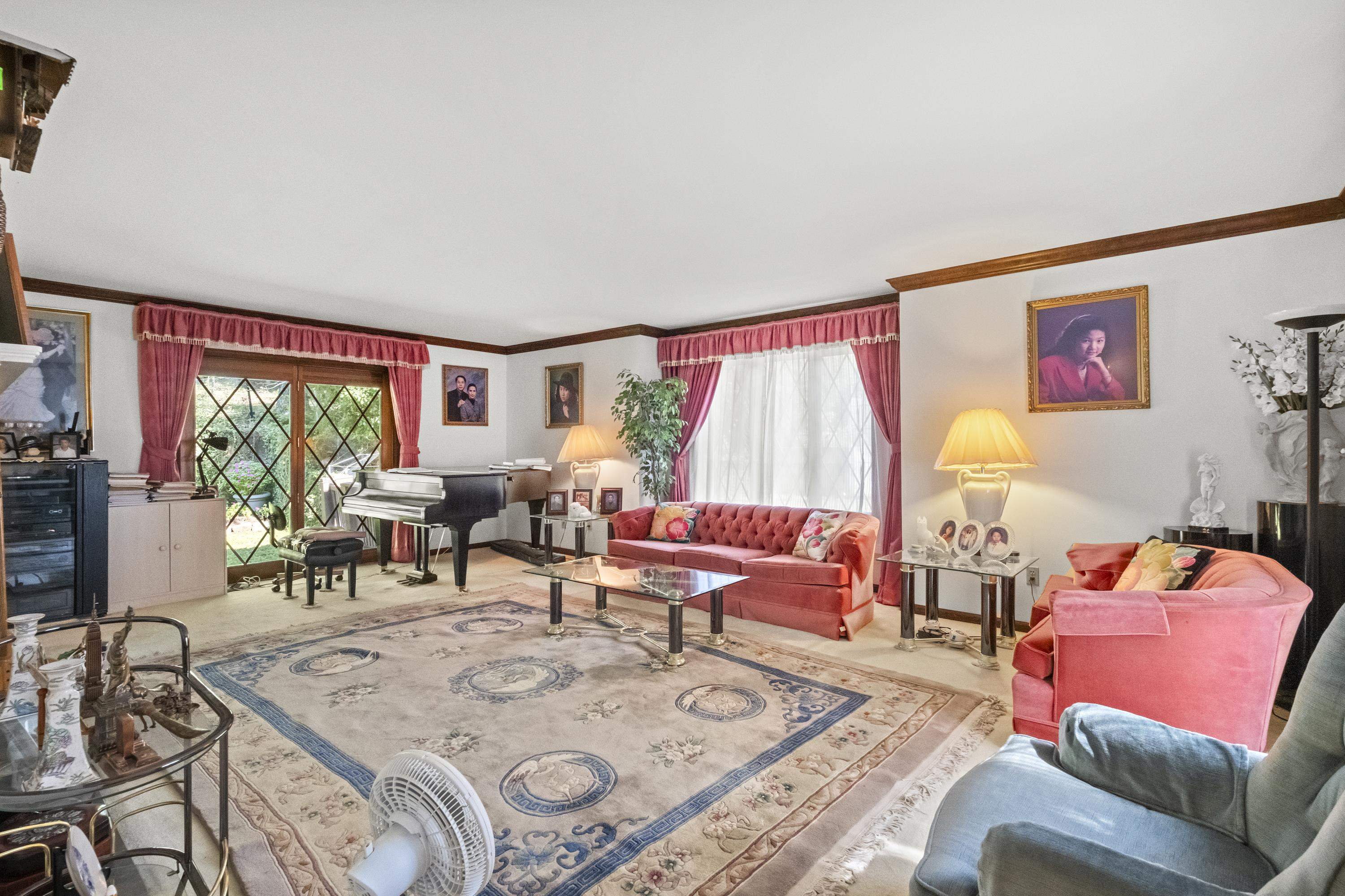 https://zimg.paragon.ice.com/ParagonImages/Property/PH/AABRKY/61286/4/0/0/ba3bb457657070ad6e812673ff008dd9/0/9f56e6500891cee3380b96345686a19f/61286-dc05f8d6-3742-4b90-b4fa-b2641bed66a2.JPG